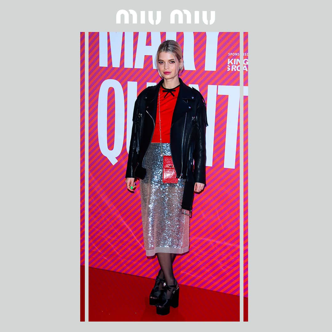 のインスタグラム：「@PixieGeldof in #MiuMiuSS19 during the ‘Mary Quant’ VIP preview on April 3rd, 2019 in London. #MiuMiuCelebrities」