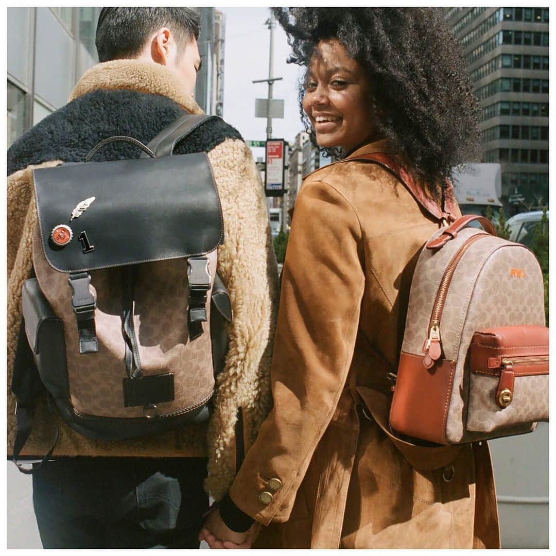 のインスタグラム：「They like each other's style. But they like each other more. Newlyweds @samueljih and @rachelwatsonjih make a case for couples who #CoachCreate together, stay together. Discover our customization service in store or through link in bio and then share your creation with us for a chance to be featured on Coach Instagram. #CoachNY」