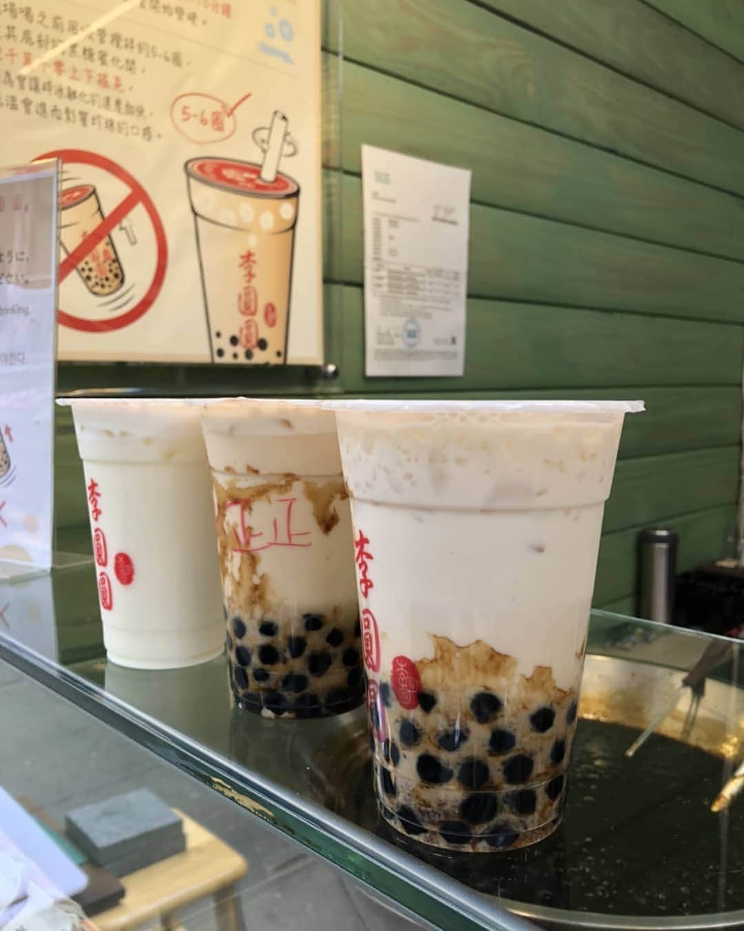 グレース＝カンクラオさんのインスタグラム写真 - (グレース＝カンクラオInstagram)「Here are some of the 10 bubble teas you must try in Taipei! #ดึกแล้วลงได้ #สบายใจแบบนี้ #ขึ้นเหนือล่องใต้ลองมาเกือบ40ร้านนี่คือที่ชอบที่สุดค่ะ」4月8日 1時07分 - gracekanklao