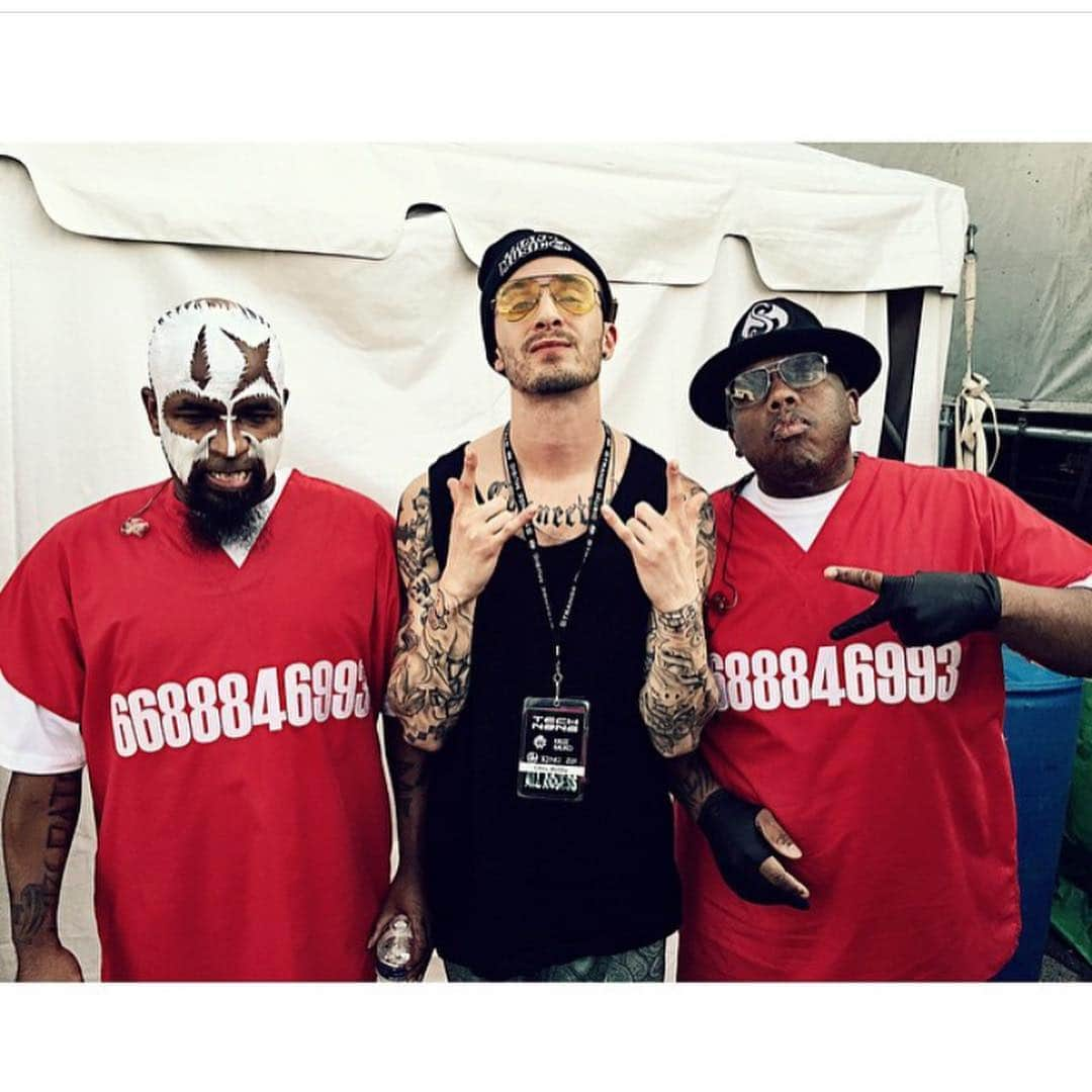 クリス・ウェビーさんのインスタグラム写真 - (クリス・ウェビーInstagram)「Pictures from my adventures Part 2 #RIPProdigy #RIPNipsey #RIPChinx #RIPDoeB 🙏🕸」4月8日 1時01分 - chriswebby