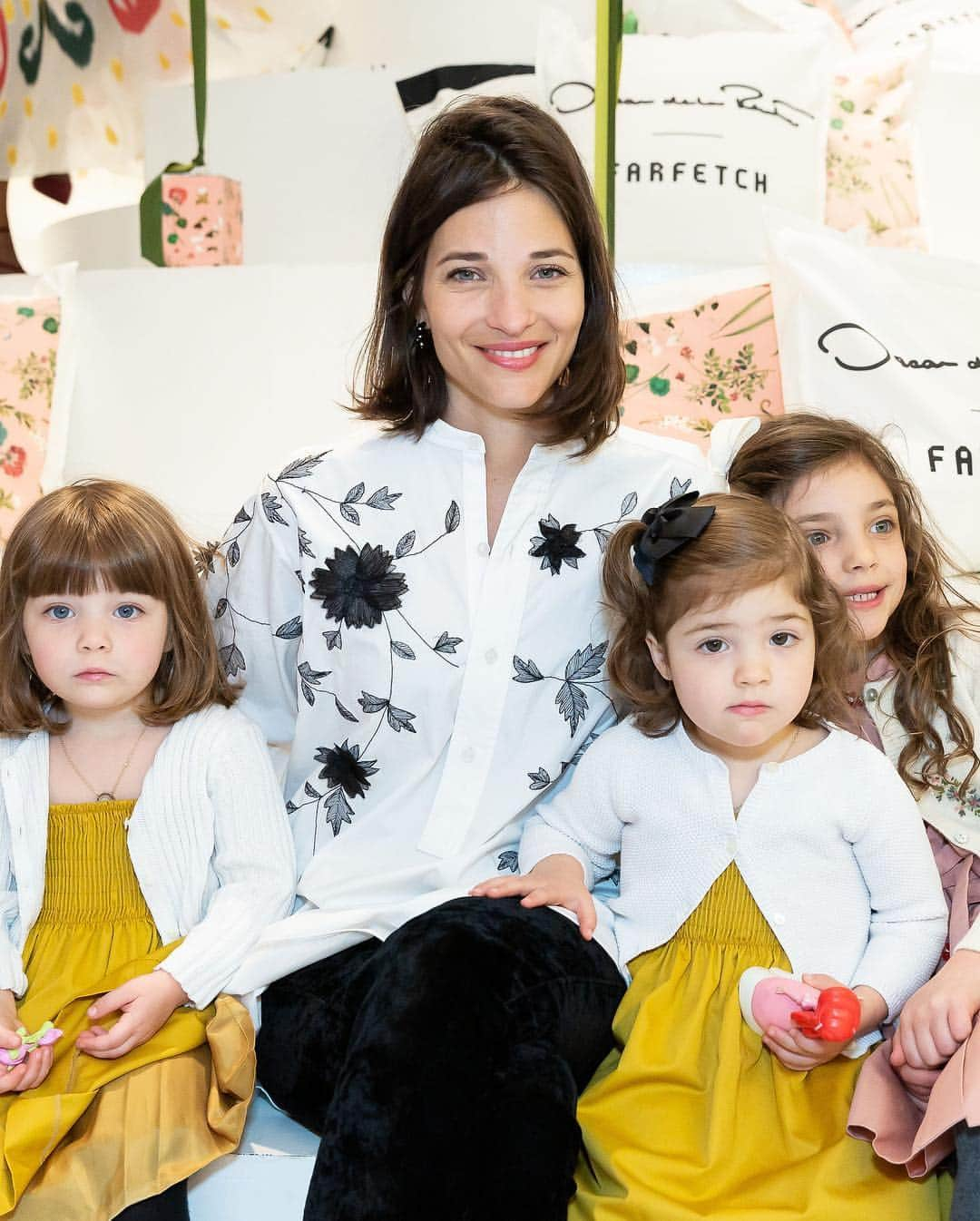 オスカーデラレンタさんのインスタグラム写真 - (オスカーデラレンタInstagram)「In full bloom. Highlights from our Spring 2019 childrenswear event at @ColorFactoryCo in partnership with @Farfetch. Event planning and design by @nicolecataffo.」4月8日 1時15分 - oscardelarenta