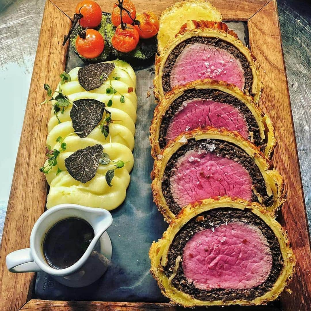 ゴードン・ラムゼイさんのインスタグラム写真 - (ゴードン・ラムゼイInstagram)「What a welly !! @breadstkitchen」4月8日 1時12分 - gordongram