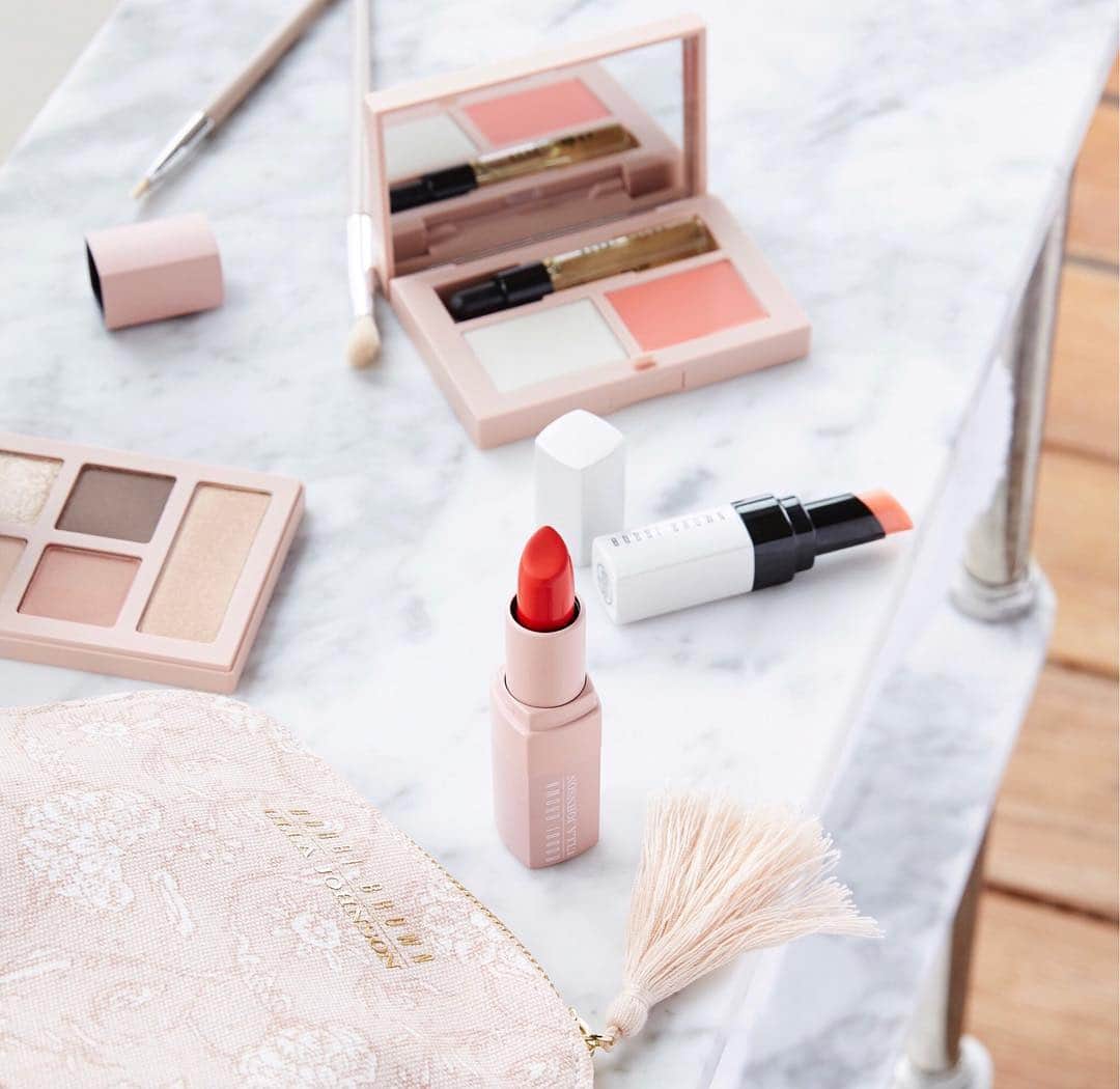 Nordstromさんのインスタグラム写真 - (NordstromInstagram)「@ullajohnson x @bobbibrown: a beautiful way to Sunday Funday. 💄 #linkinbio to shop the exclusive collaboration now.」4月8日 1時12分 - nordstrom