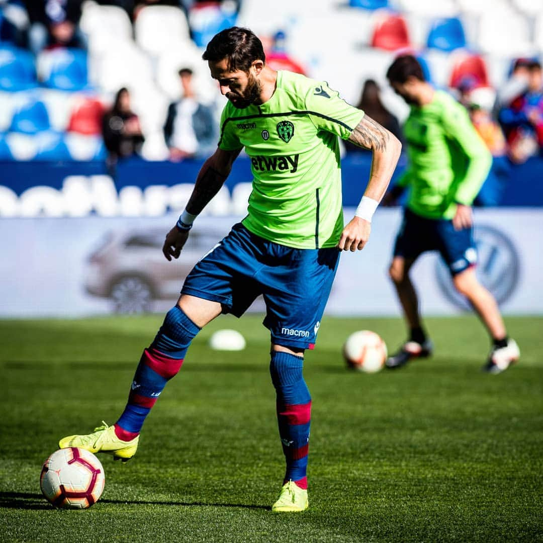 レバンテUDさんのインスタグラム写真 - (レバンテUDInstagram)「10 minutos y arranca el #LevanteHuesca #TotsJUNTS @betway_es @officialmacron @levantewagenvw @cocacola_esp @amstel_es @caixabank」4月8日 1時22分 - levanteud