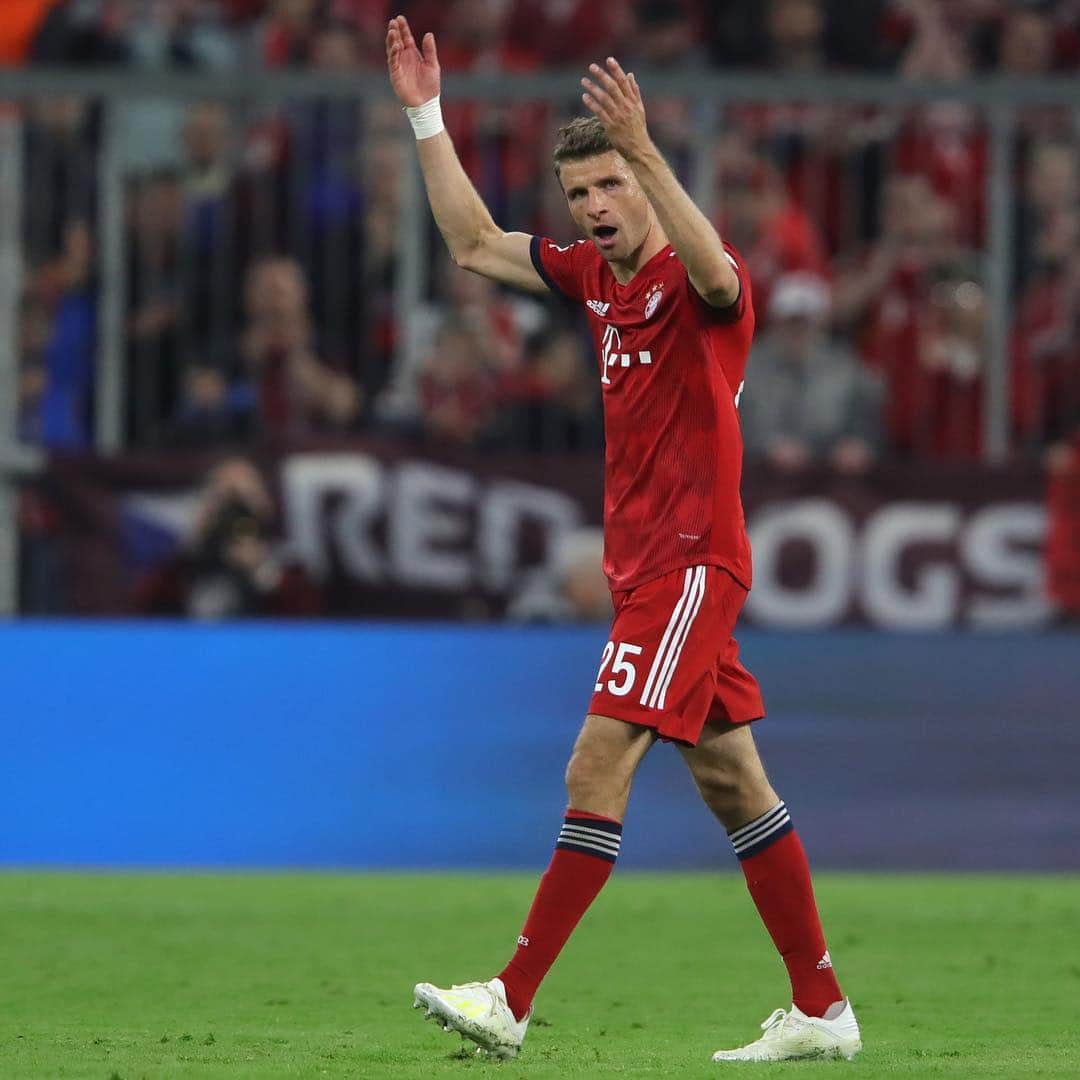 トーマス・ミュラーのインスタグラム：「Werder Bremen is our next opponent in @dfb_pokal ⚽️ what do you think about the draw? 🤔 #SVWFCB #fcbayern #cup #waytoberlin #packmas #esmuellert #thomasmüller」