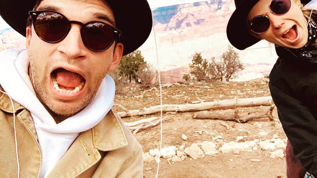 ゾージア・マメットさんのインスタグラム写真 - (ゾージア・マメットInstagram)「We out here! On mules!!! #grandcanyon #grandcanyonmules #grandcanyonmuleride」4月8日 1時50分 - zosiamamet