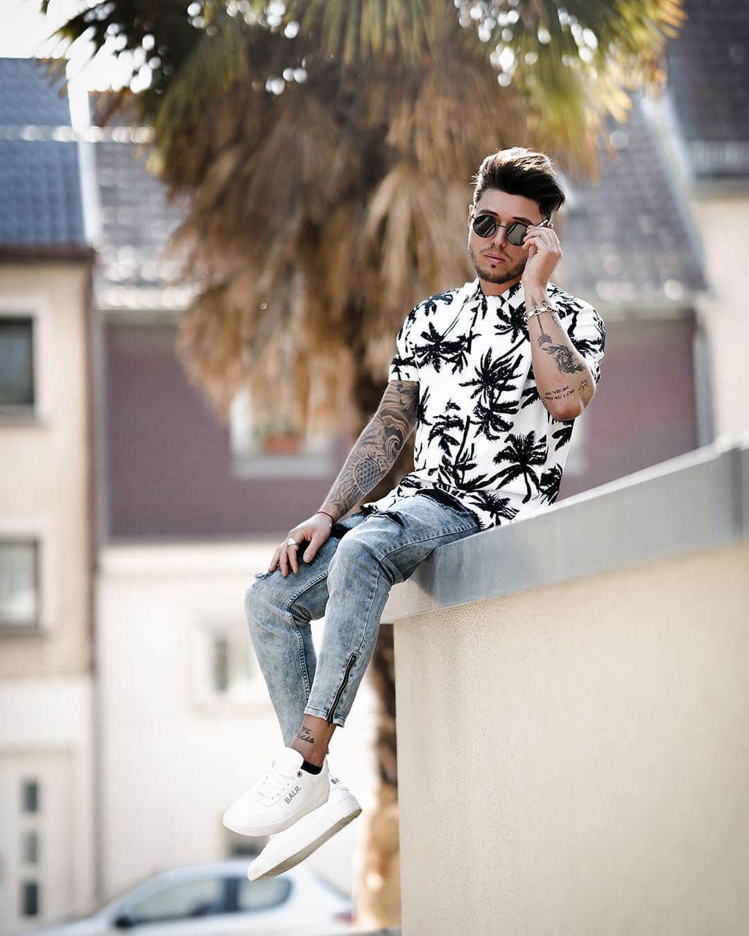 STYLE4GUYSのインスタグラム：「@FashionNovaMEN shirts have us loving this weather 😎」