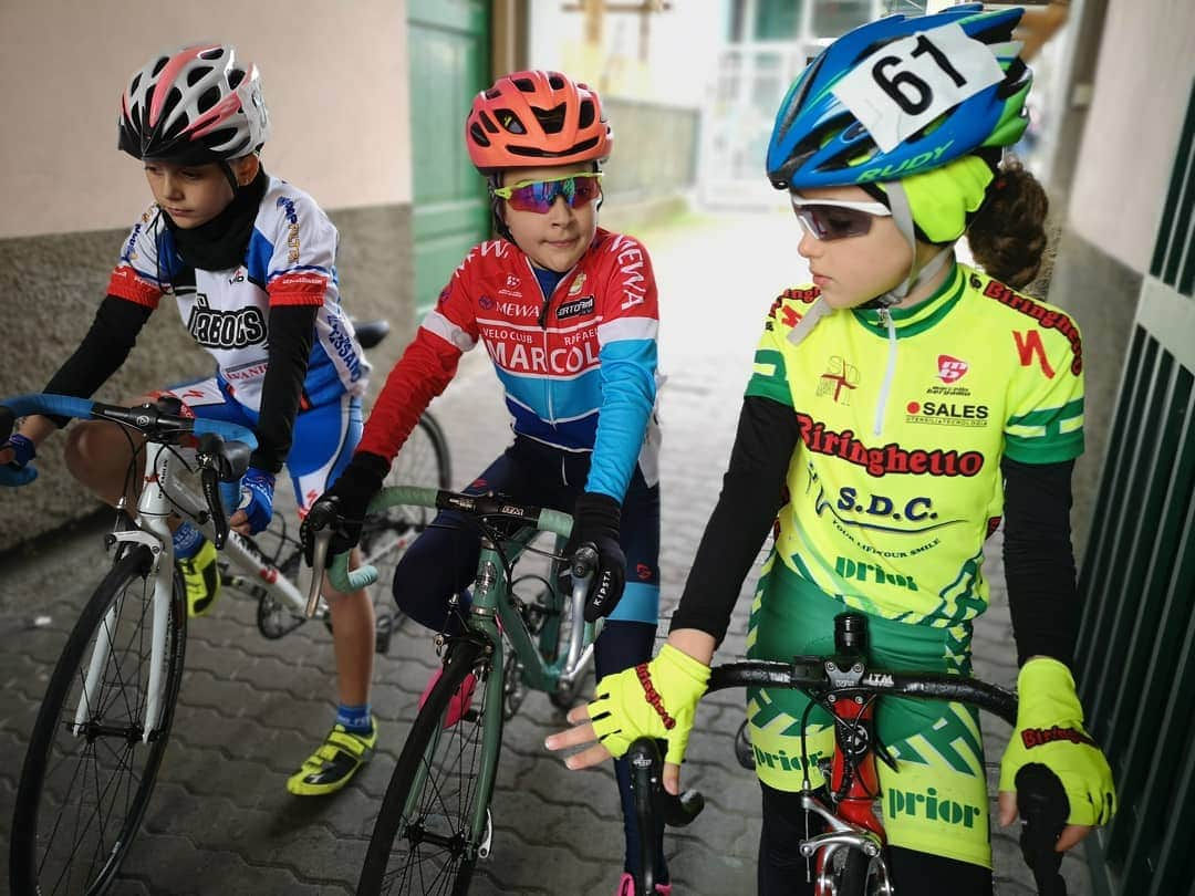 ジャスティン・マッテラさんのインスタグラム写真 - (ジャスティン・マッテラInstagram)「Dopo @colnagocyclingfestival la giornata di ciclismo continua.  #girlpower #giovanissime #giovanissimi #lombardia #federazioneciclisticalombarda #G4 #cyclingmom @ciclistica_biringhello_asd  @velosportrho  #ognimaledettadomenica #anygivensunday」4月8日 1時54分 - justineelizabethmattera