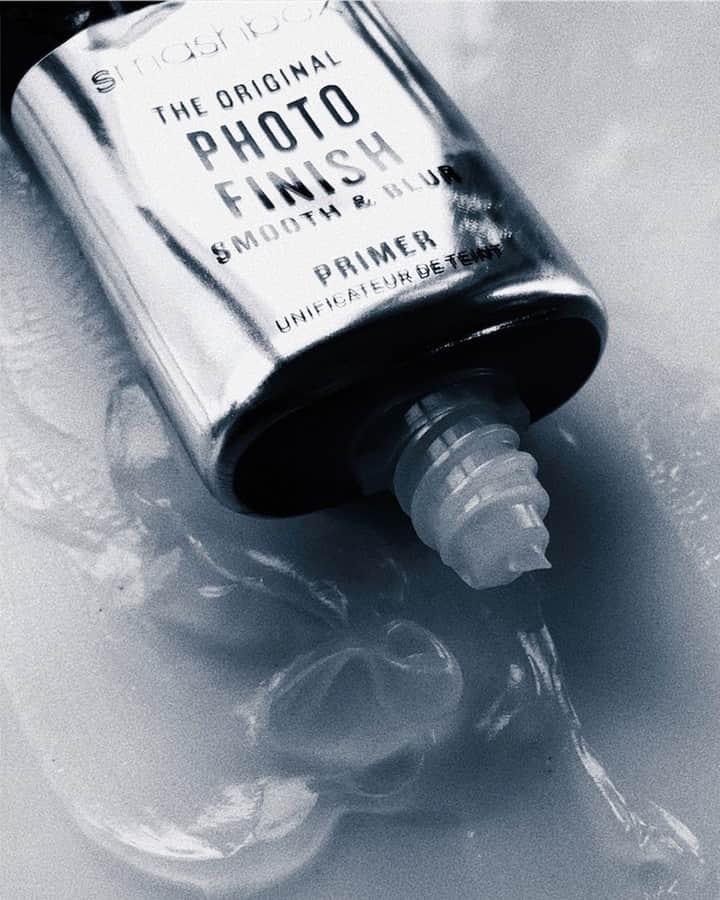 Smashboxのインスタグラム：「Makeup obsessives know about Primer, but do you? It’s the essential tool that keeps your look intact, makes your makeup last longer, and stays looking fresh all day long. #CrueltyFree #SmashboxPrimer」