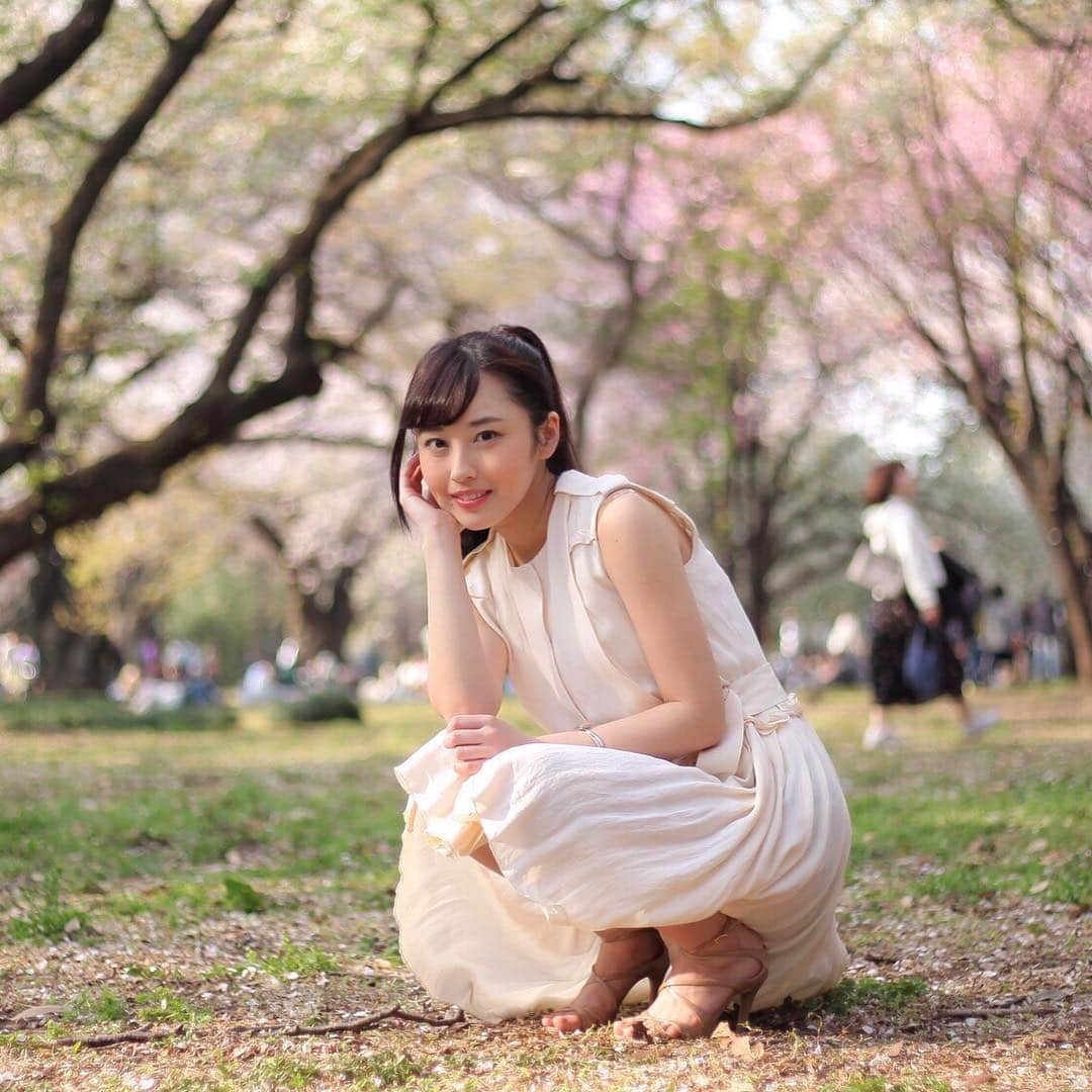 のインスタグラム：「春だよおお🌸 #cools_japan #icu_japan  #photo_japan #impression_shots  #team_jp_ #photography  #photo  #japanesegirl  #profoto  #tokyocameraclub  #透明感  #東京カメラ倶楽部  #関西写真部share  #lovers_nippon  #注目の写真 #discover_portrait #ig_photos #reco_ig」