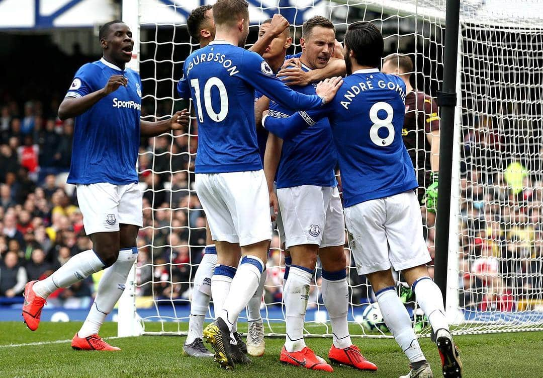 アンドレ・ゴメスさんのインスタグラム写真 - (アンドレ・ゴメスInstagram)「🔵 Our third consecutive win and we don't want to stop! Proud of our team effort 🤜🏻🤛🏻 Goodison Park 🙏🏻 for your unconditional support.  #COYB #GoToffees」4月8日 2時22分 - aftgomes21