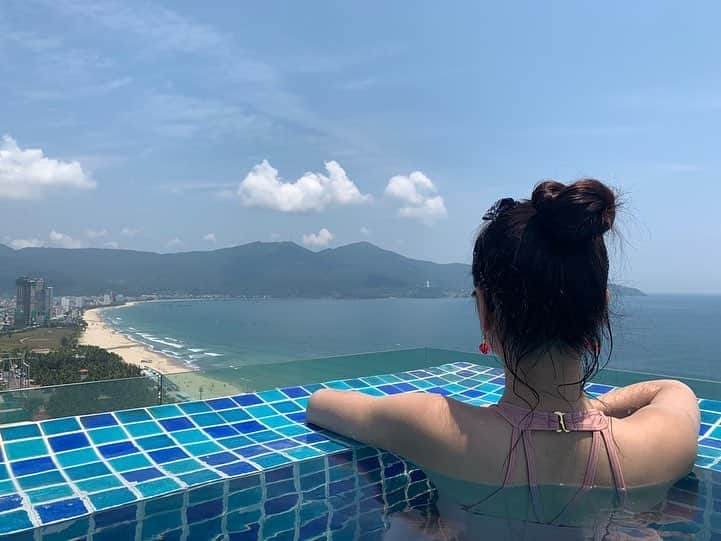 のインスタグラム：「_ Vietnam Danang 🇻🇳 좋은사람들과 좋은곳에서 :) . . #vietnam #danang #alacarthotel」