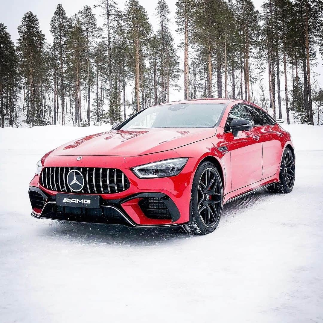 Mercedes AMGさんのインスタグラム写真 - (Mercedes AMGInstagram)「[Mercedes-AMG GT 63 4MATIC+ 4-Door Coupé | Fuel consumption combined: 11.2-11.1 l/100km | CO2 emissions combined: 256-252 g/km]  You can't beat ringing racetrack inspired performance to the world of icy snow drifting! 📷: @keeponracing  #MercedesAMG #AMG #GT63 #GTFamily #DrivingPerformance #Power #Passion #Mercedes #AMG🔥 #Luxury #CarsofInstagram #InstaCar #Lifestyle」4月8日 2時45分 - mercedesamg