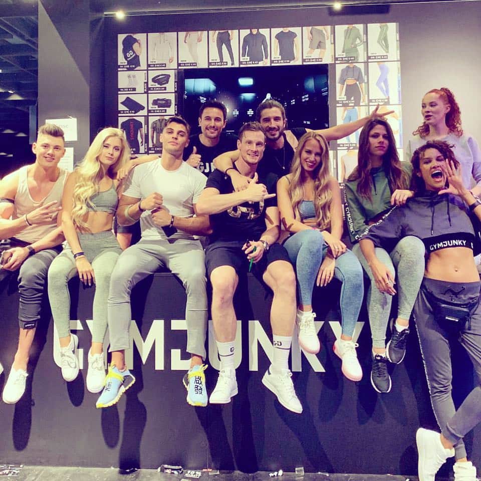 マルセル・ヤンセンのインスタグラム：「#teamgymjunky #fibo2019 #goodtimes」