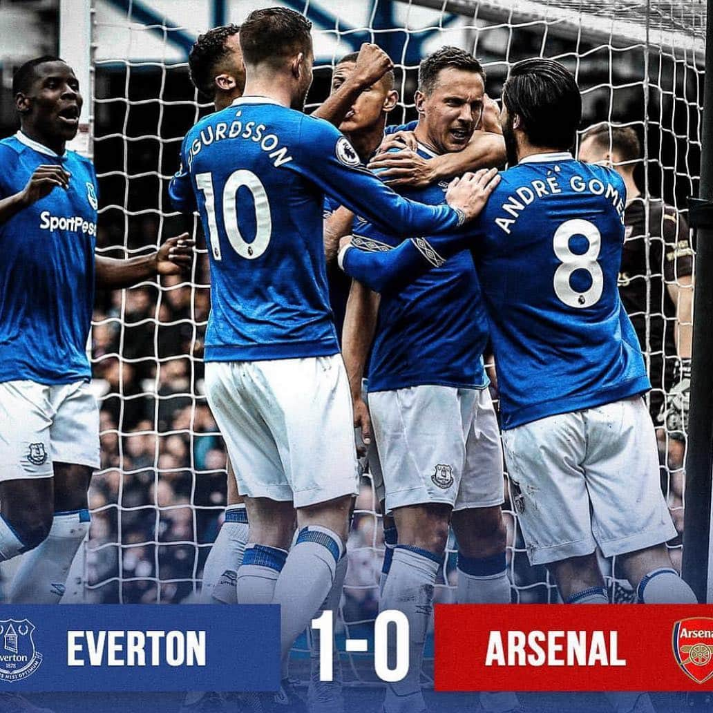 フィル・ジャギエルカのインスタグラム：「Loved getting a run out at Goodison today! Was fantastic team effort and always special to score in a blue shirt 💙COYB」