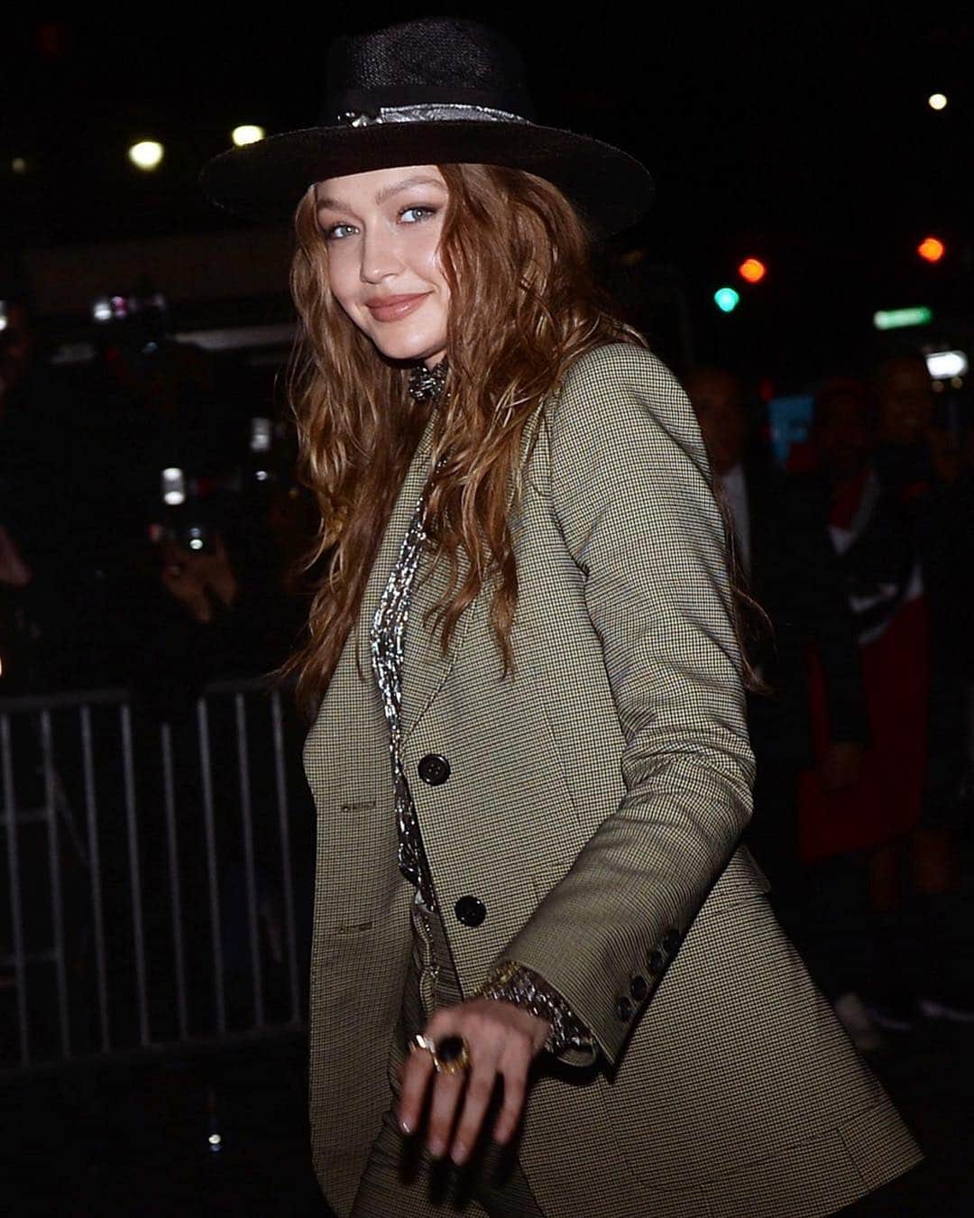 Carolina Gonzalezさんのインスタグラム写真 - (Carolina GonzalezInstagram)「🌟GIGI🌟 @gigihadid  #Stylist @mimi  #Hair @francogobbi1  #MakeupCarolinaGonzalez  #regram @slaygigih」4月8日 3時18分 - cgonzalezbeauty