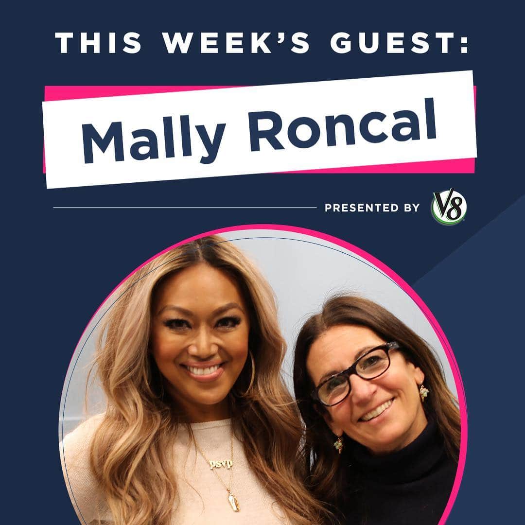 ボビー・ブラウンさんのインスタグラム写真 - (ボビー・ブラウンInstagram)「Just listened. I love this girl @mallyroncal  Such an interesting story! She made it through her incredibly awesome personality and talent and persistence. Plus we are polar opposites and the same #longstoryshort @gallerymediagroup @purewow」4月8日 3時10分 - justbobbidotcom
