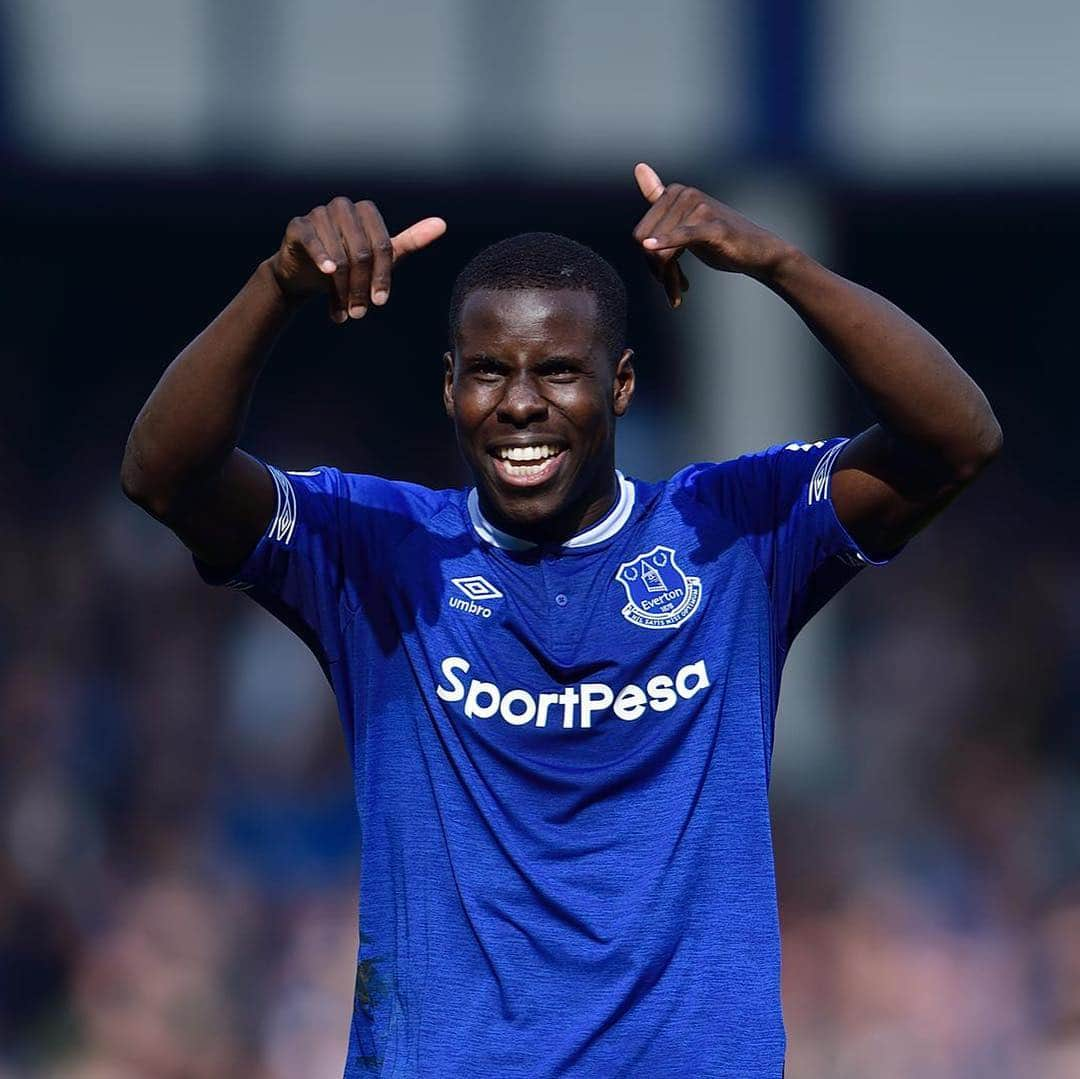 クル・ズマさんのインスタグラム写真 - (クル・ズマInstagram)「A really nice win today ⚽️👌🏿 fans again and again #top 😍🙏🏿 big congrats to the Skipp @pjags06 for the goal ⚽️😁 #lazoumance @everton」4月8日 3時31分 - kurtzouma