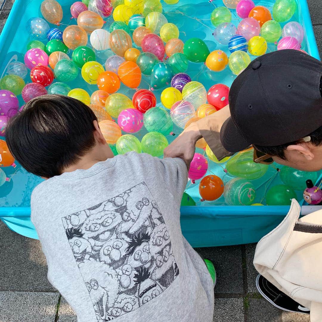 新原愛加のインスタグラム：「🎈  #カンタ成長記録 #3歳男の子 #男の子 #男の子ママ #boys #boysmom #아들스타그램 #아들 #아들맘」