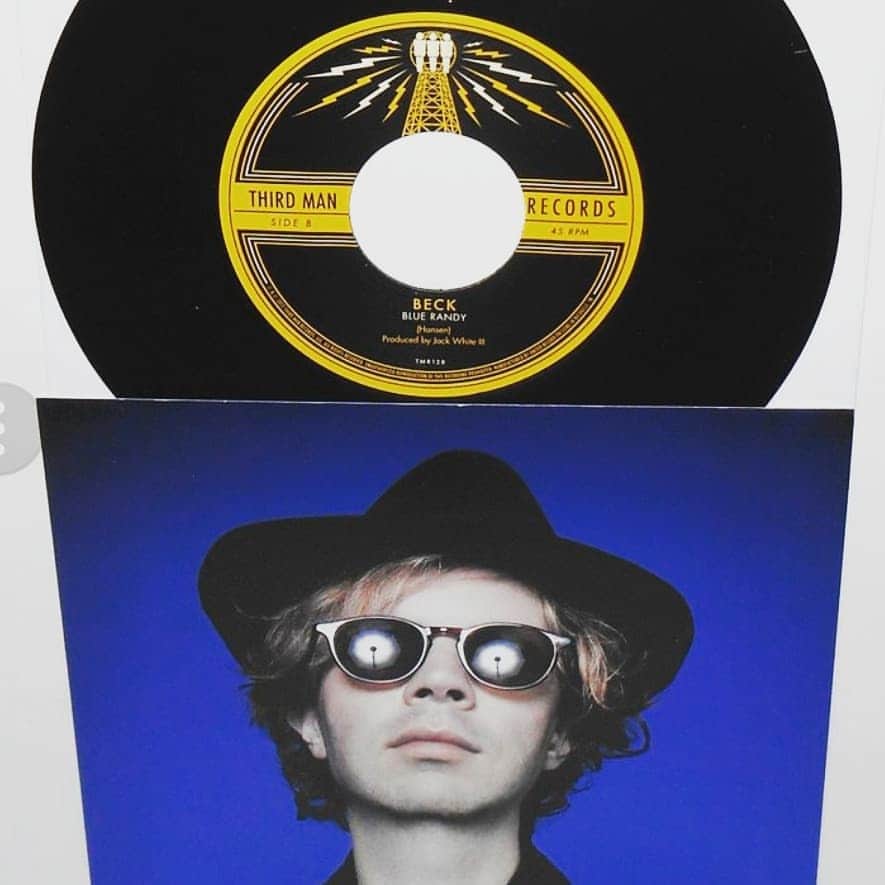 Beckさんのインスタグラム写真 - (BeckInstagram)「Happy 10th anniversary Third Man Records! We did this 7" single together a while back. Congratulations to all of you. your perseverance and formidable output is something to celebrate.  Here's to a another 10 years and another stack of great music」4月8日 4時03分 - beck