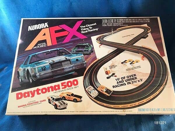 ファンクマスター・フレックスのインスタグラム：「Only real muscle car guys understand this! I have 20 of these sets in my basement!」