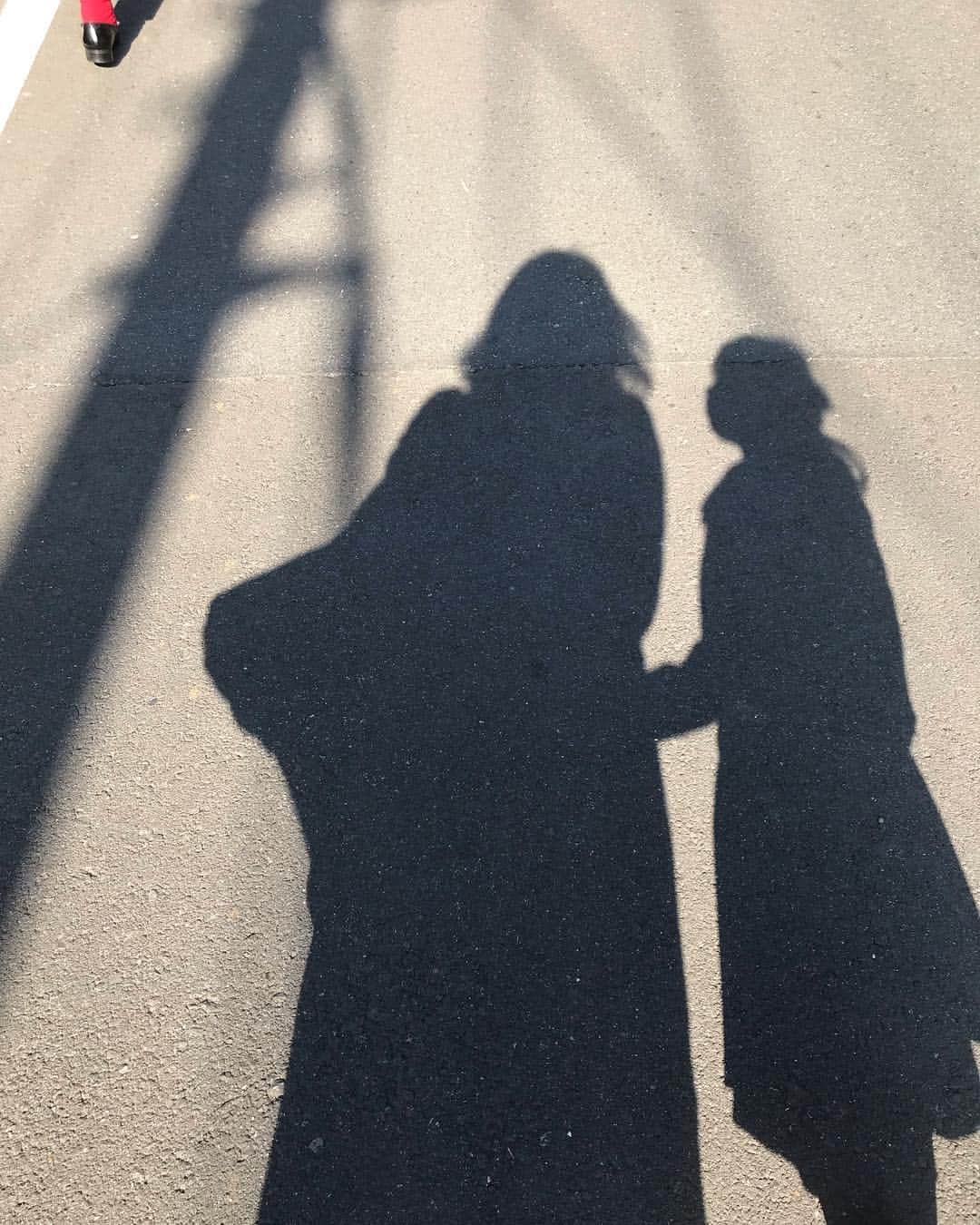 omatsuriccoのインスタグラム：「#今日のドルジ 2019.3.15 ・ 今日は卒園式でした。 最初から最後まで涙、涙、涙・・・😭 ・ しかもハンカチを忘れるという大失態！！！ ティッシュでズビズビでした🤣 ・ 本当におめでとう✨ 0歳から元気に通って、色んな経験をして、今日を迎えられた事を誇りに思うよ💚 ・ 4月から新しい生活になって大変だと思うけど、保育園で頑張れたドルジなら大丈夫だよ🙆‍♀️一緒に頑張ろうね✨ ・ 本当におめでとう！！！！ ・ さぁ、謝恩会！ 泣いて笑って、飲んで食べて楽しんできまーす💚」