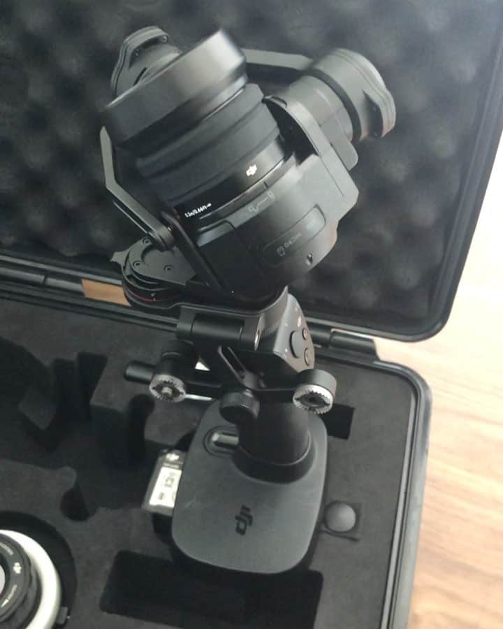 のインスタグラム：「明日の撮影機材メンテ  #dji #djiosmopro #diablo #musicvideo #dblstudioworka #ジンバル」