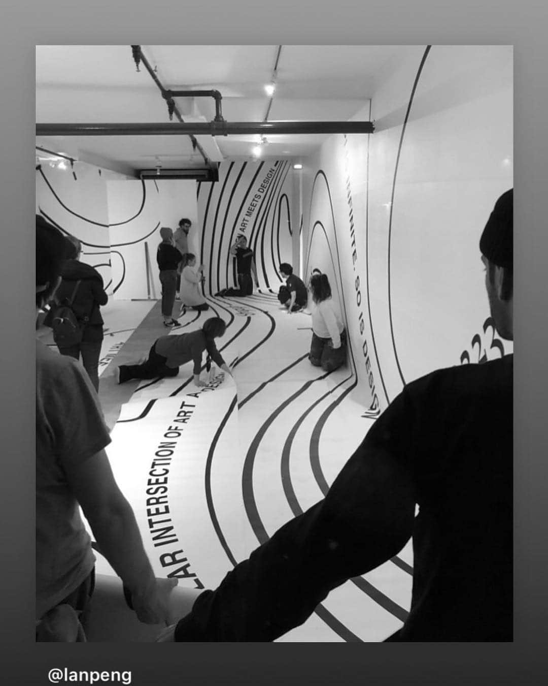 エディ・ポンさんのインスタグラム写真 - (エディ・ポンInstagram)「If you are in NYC, if you are interested in art and science, this is the place you won’t want to miss. [Repost] @lanpeng @aghbal @burgundyassemblage  #ArtOfMaking #PiCollection Pop-up Exhibition opens today 🤪 come at 6pm on 03/14 and immerse into the world of pi 🥧 Come to find our pi geometric Illusion!! 🎈🎈🎈🎈🎈🎈 #πcollection #smallleathergoods #burgundyassemblage #π #newcollection #newarrivals #vegitabletannedleather #exhibition #piday #nyc #craftsmanship #leathergoods #Bassemblage #piday #Einstein #pie #math #celebrating #π #picollection #πcollection #geometry #algebra #calculus #314day #pi #art #science #artandscience #burgundyassemblage #bassemblage」3月15日 11時57分 - yuyanpeng