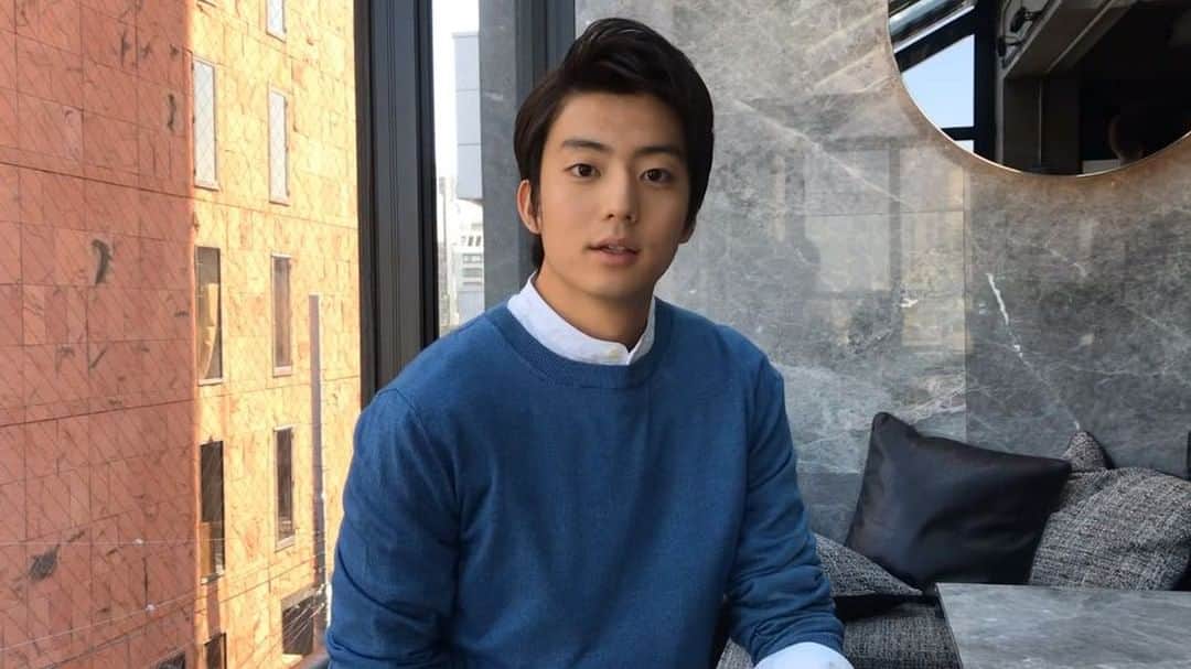 伊藤健太郎のインスタグラム：「伊藤健太郎出演映画『コーヒーが冷めないうちに』(塚原あゆ子監督)のBlu-ray&DVDが発売&レンタル開始しました！！ 新谷くんの手元にも届きました。 何度も見返してほしい大切な作品、ぜひ皆様もお手元にお納めください。 . http://coffee-movie.jp/sp/index.html . @aoao_tt_  #aoao  #伊藤健太郎  #コーヒーが冷めないうちに」