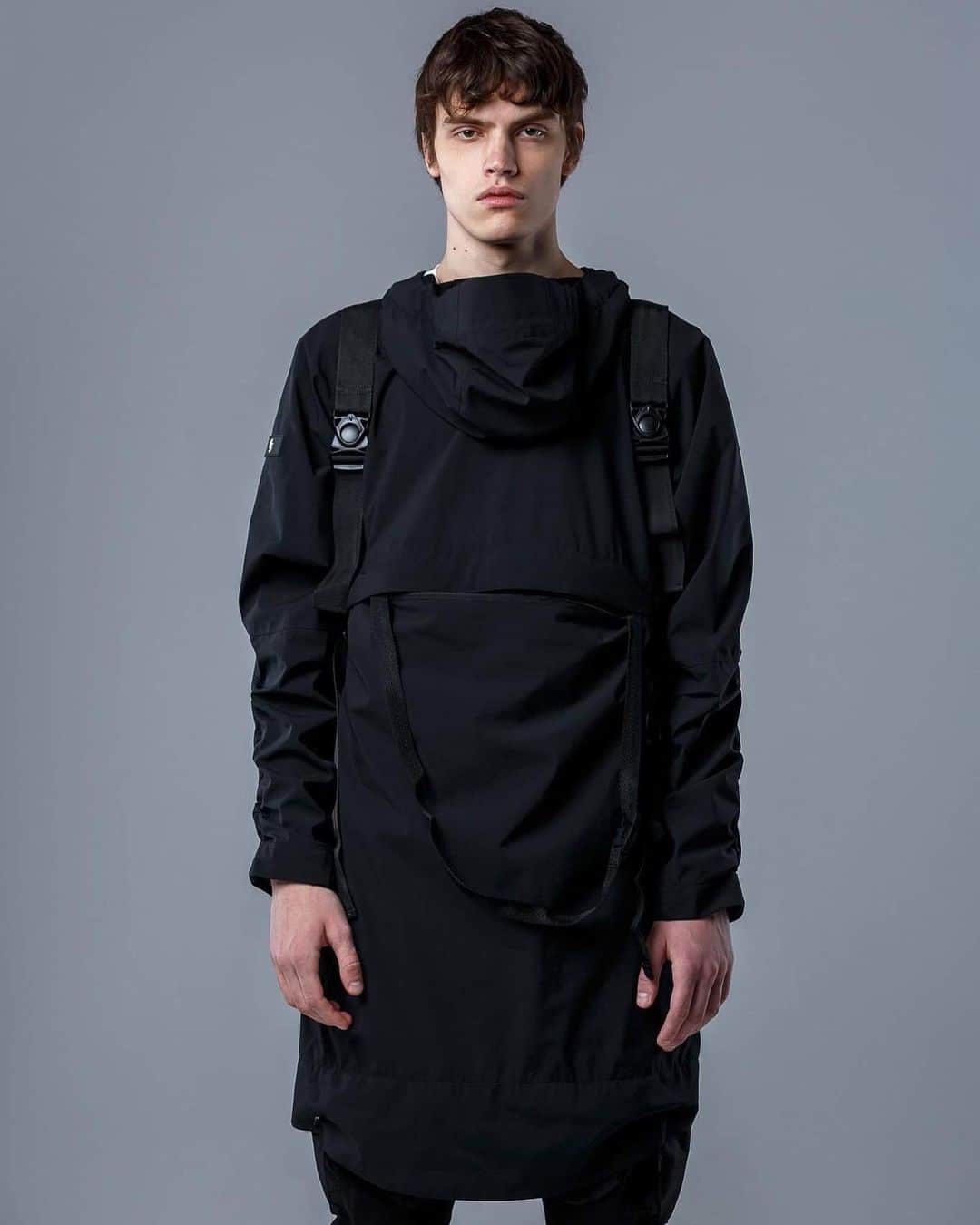 HYPEBEASTさんのインスタグラム写真 - (HYPEBEASTInstagram)「@hypebeaststyle: @iamriotdivision returns for Spring/Summer 2019 with a military-driven techwear collection. Titled “Singularity,” the range sees numerous versatile pieces that expand on its one “small change can cause a large effect” prophecy. All of the gear is available now over at it’s web store.  Photo: Riot Division」3月15日 12時08分 - hypebeast