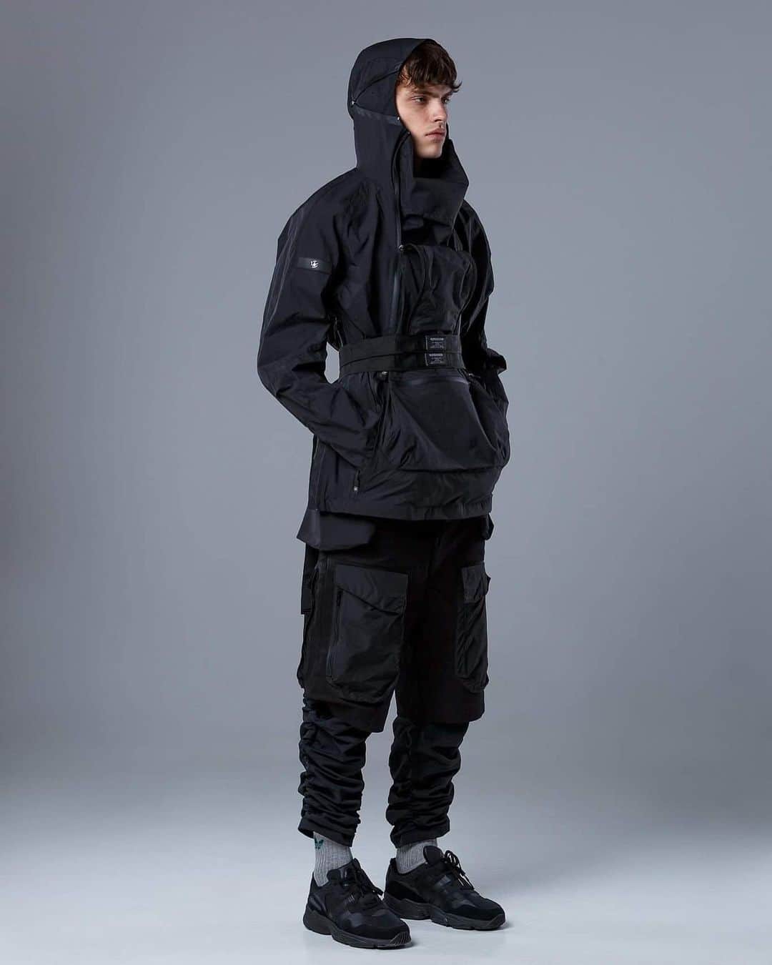 HYPEBEASTさんのインスタグラム写真 - (HYPEBEASTInstagram)「@hypebeaststyle: @iamriotdivision returns for Spring/Summer 2019 with a military-driven techwear collection. Titled “Singularity,” the range sees numerous versatile pieces that expand on its one “small change can cause a large effect” prophecy. All of the gear is available now over at it’s web store.  Photo: Riot Division」3月15日 12時08分 - hypebeast