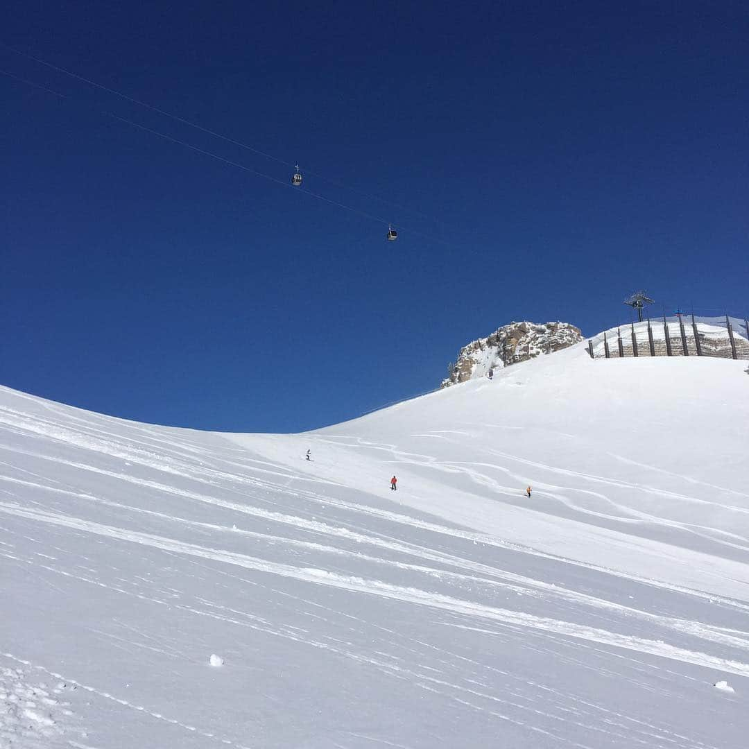 上田ユキエさんのインスタグラム写真 - (上田ユキエInstagram)「Bluebird, Powder, So Peaceful Weekdays💕 今週のマンモスはパウダーいっぱい❄️最高のコンディションです💯 来週はまた雪予報。まだまだ冬ですよ〜。 #mammothmarch #snowboarding #mammothlife #bluebird #powder #peaceful」3月15日 12時08分 - yukie_ueda