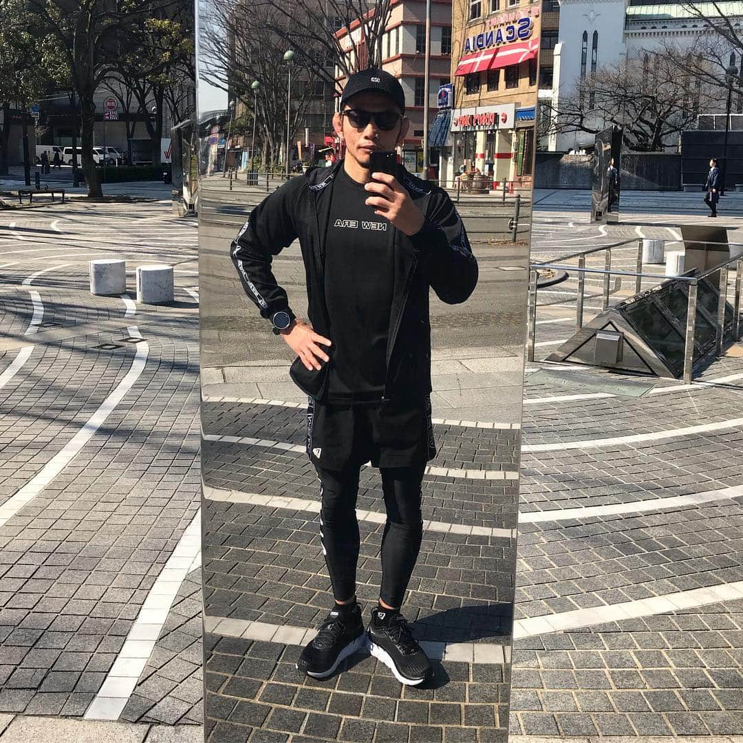 のインスタグラム：「UNORUN  #今朝のみなとみらい  #unorun #caoluno #onehundredathletic #100athletic #unocaolshowten  #newerajapan #neweracap  #suunto9 #oakleyfrogskinslite  #hokaoneoneclifton5 #宇野薫 #ニューエラ #ホカオネオネ」