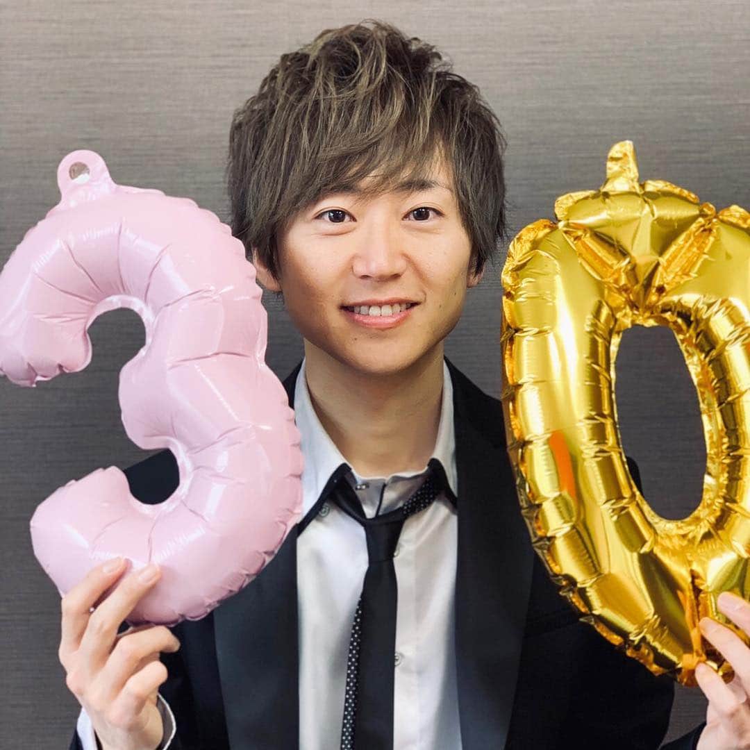 関義哉さんのインスタグラム写真 - (関義哉Instagram)「3000人チャレンジ！ 30日間でフォロワー3000人。 1週間で348人フォローしていただき、 本日 8日目2300人を超えました。 ・ お一人お一人の応援のおかげです。 バースデーLIVEまで引き続き 頑張ります！ ・ #関義哉 #yoshiyaseki #instagood #followme #粉我 #フォロー募集 #フォロワー増やしたい #フォロー歓迎  #follow_me #followmeplease #フォロー大歓迎  #いいね #likeforfollow #likeforlikes  #音楽好きな人と繋がりたい #ダンス好きな人と繋がりたい #京都 #kyoto #元新選組リアン #新撰組 #新選組」3月15日 12時33分 - yoshiya_seki