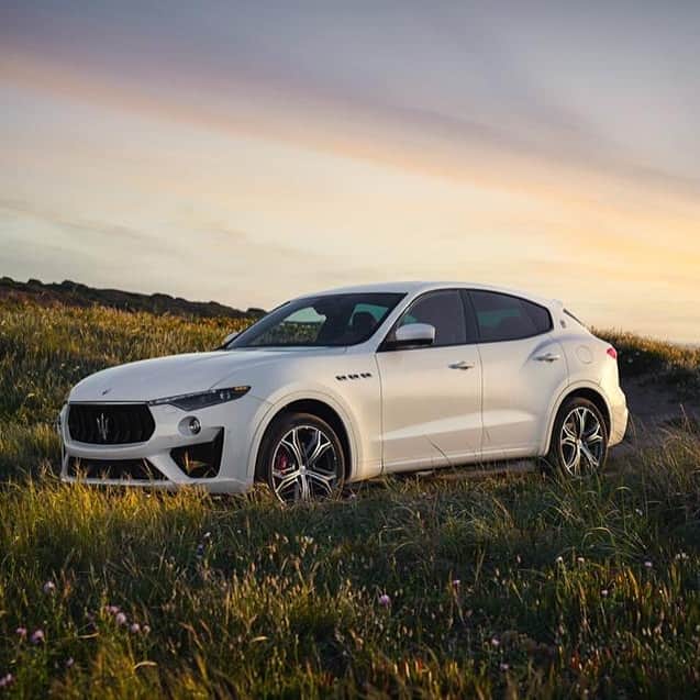 Maserati Japan | マセラティ ジャパンのインスタグラム：「レヴァンテを操りイマジネーションのままにドライブ。快適性とドライビング性能を追求したレヴァンテがあなたの望むままの旅路を演出します。 #Maserati #マセラティ  #MaseratiJapan #マセラティジャパン #Levante #レヴァンテ」