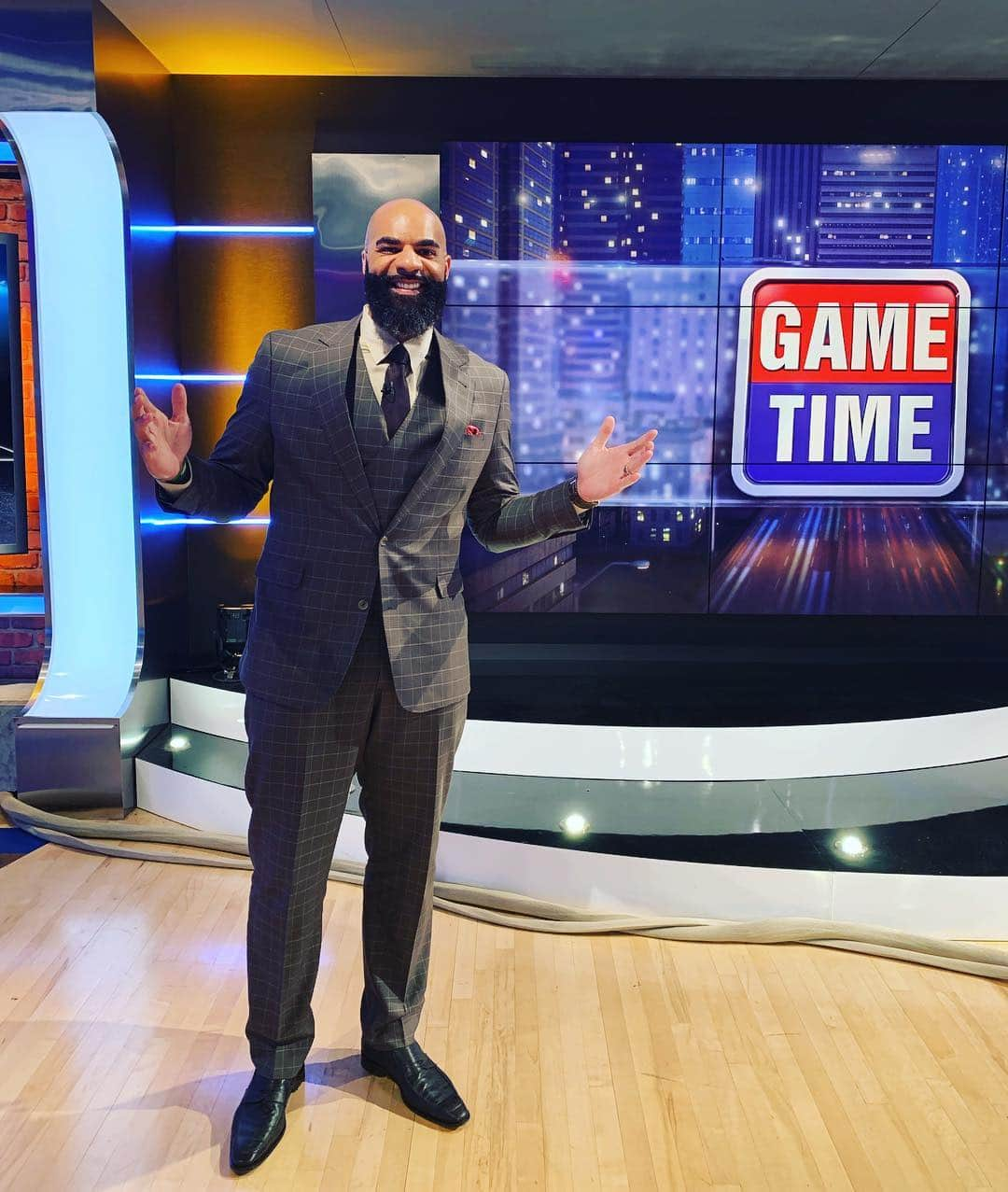 カルロス・ブーザーさんのインスタグラム写真 - (カルロス・ブーザーInstagram)「Great Time Last Night On @nbatv.. Catch Me Again Friday Starting At 7pm All Night Long.... #nbatv #HOLDAT」3月15日 4時14分 - mrcbooz