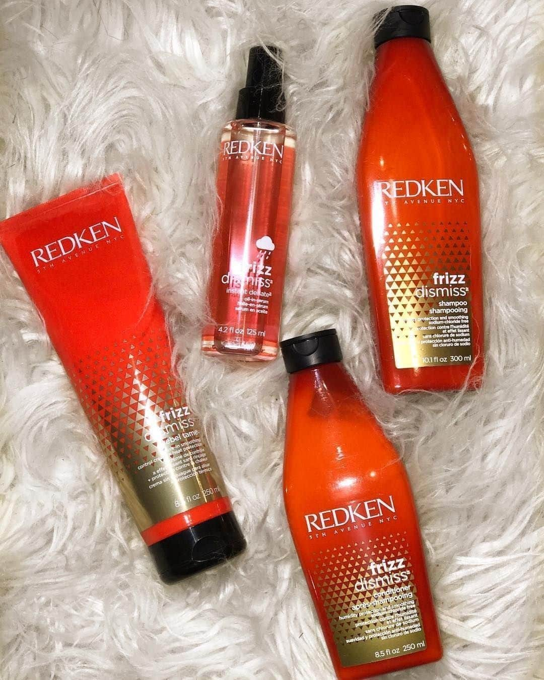 Sam Villaさんのインスタグラム写真 - (Sam VillaInstagram)「Tired of fighting the FRIZZ? @Redken’s reinvented #FrizzDismiss collection is a collection of haircare products and treatments providing #humidity protection and smoothing benefits for all types of #frizzyhair. Better than ever, this collection features new generation technologies infused with sustainably-sourced Babassu Oil to tame #flyaways and decrease puffiness while increasing manageability and shine! ⠀ ⠀ ⭐️ Want even more frizz tips and education with Sam Villa? Head to the link in our profile!  BONUS! We're going LIVE! ➡️ Go to @SalonCentric’s Facebook Page on Thursday, March 21st at 3PM EST/12PM PST for a LIVE @Redken #FrizzDismiss Demo with Sam! ⭐️ For more info on this event - and tips! - head to the link in our profile! ⠀ ⠀ 📷 : @breeburkey_redkenartist .⠀ *⠀⠀ *⠀⠀ *⠀⠀ #RedkenBrandAmbassador #Redken⠀⠀ #RedkenObsessed #SamVillaHair #SamVillaCommunity #redkenready #hairvids #hairvideos #beautyreport #beautygram #hairgoals #hairoftheday #hairslay #hairprofessional #maneaddicts #hairstyle #beautygram #beautyjunkie #hairdressermagic #hairdresserlife #beautytips #hairprofessional #hairstylist #hairofig」3月15日 4時30分 - samvillahair