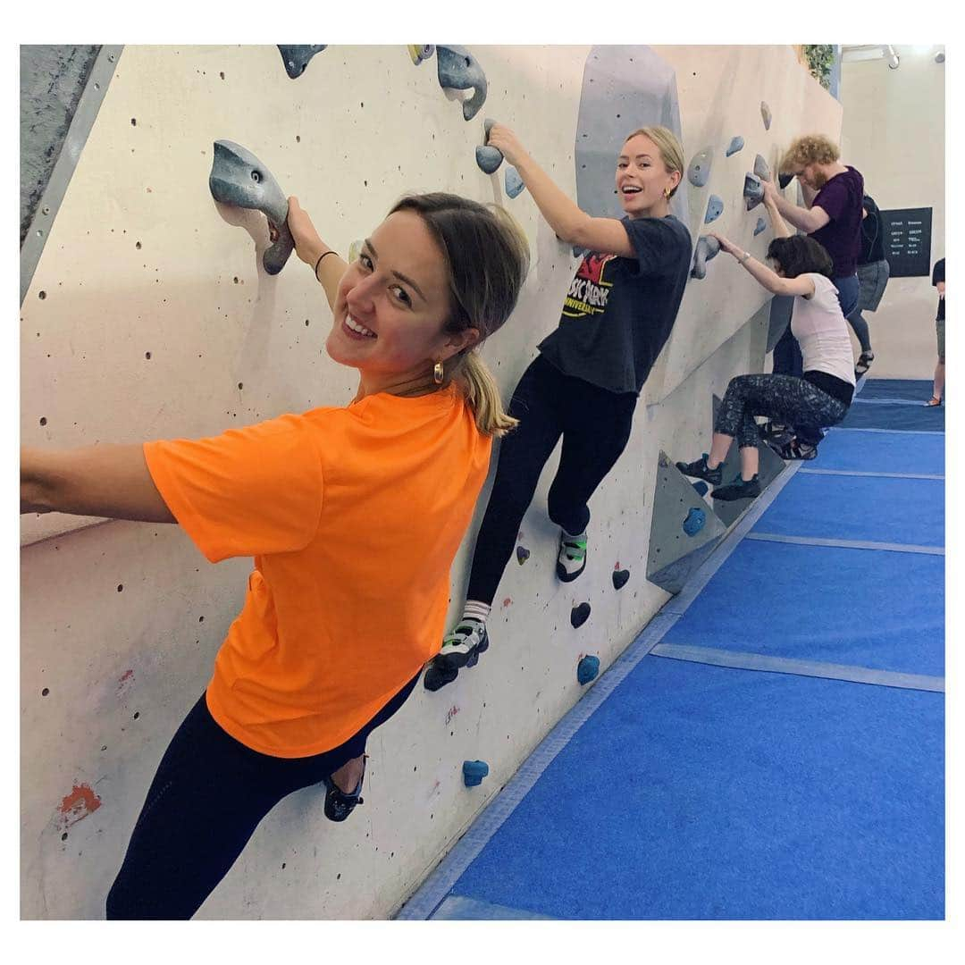 タニヤ・バーさんのインスタグラム写真 - (タニヤ・バーInstagram)「Goes climbing once...」3月15日 4時30分 - tanyaburr