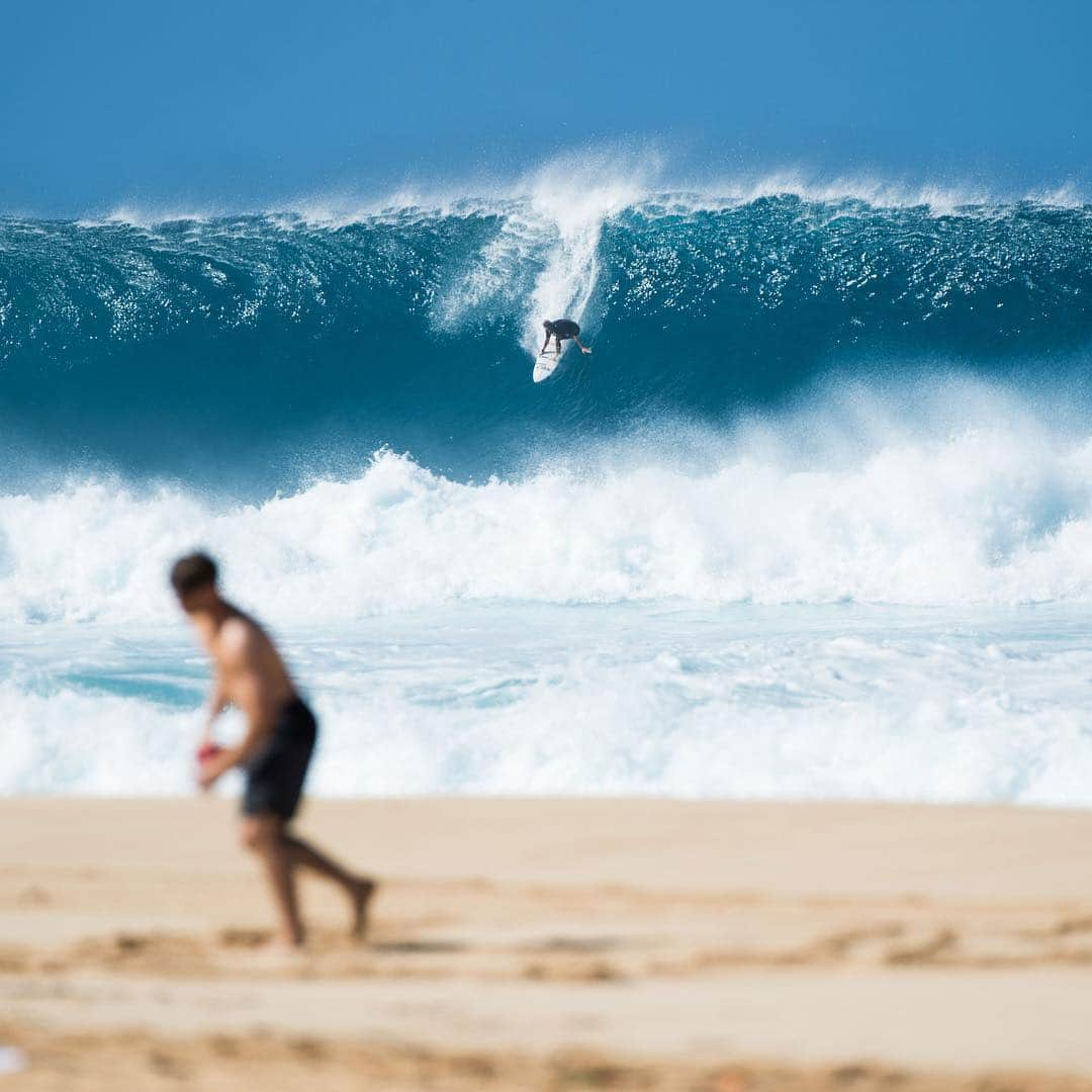 vansさんのインスタグラム写真 - (vansInstagram)「@VansSurf's @Nathan_Florence dominating Pipeline this winter. 📷:@_DanielRusso_」3月15日 4時45分 - vans