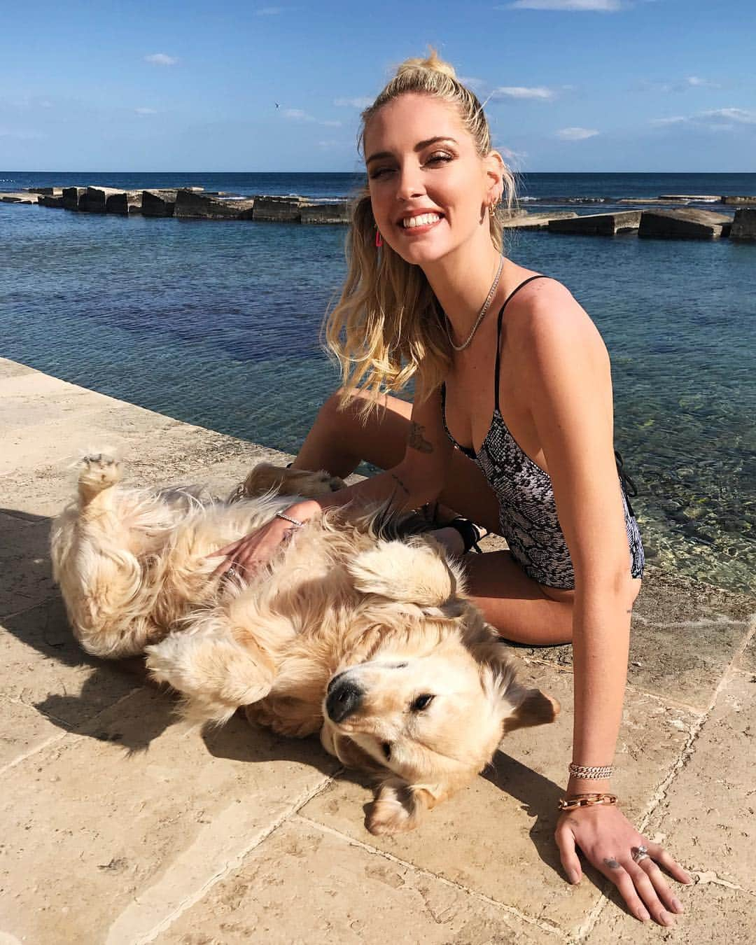 キアラ・フェラーニさんのインスタグラム写真 - (キアラ・フェラーニInstagram)「Happiest when I meet dogs and babies 😂」3月15日 4時38分 - chiaraferragni