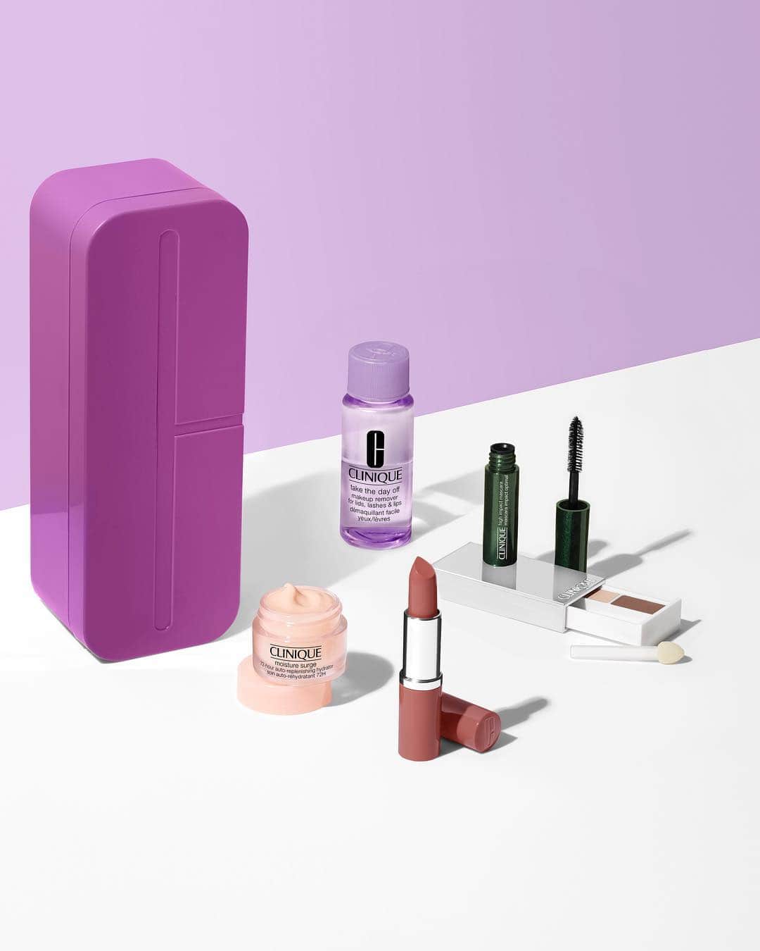 のインスタグラム：「Only a few days left to get these fan favorites for FREE with any Clinique purchase of $29 or more at @dillards. 🎉 Shop now!  #Clinique #beauty #parabenfree #fragrancefree #happyskin」