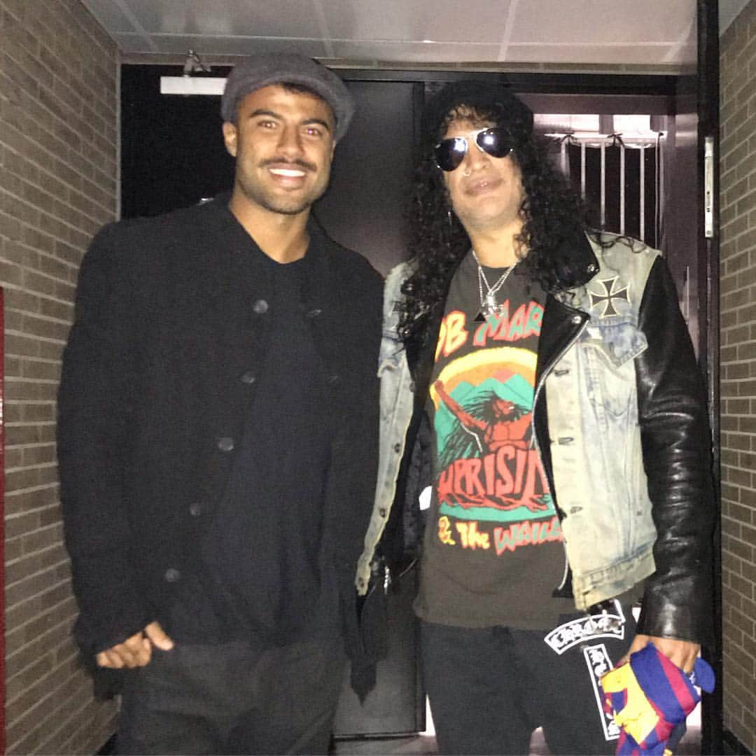 ラフィーニャさんのインスタグラム写真 - (ラフィーニャInstagram)「Zerando minha vida conhecendo uns dos meus maiores ídolos. @slash 🙏🏾🤘🏾🎸😍」3月15日 4時51分 - rafalcantara