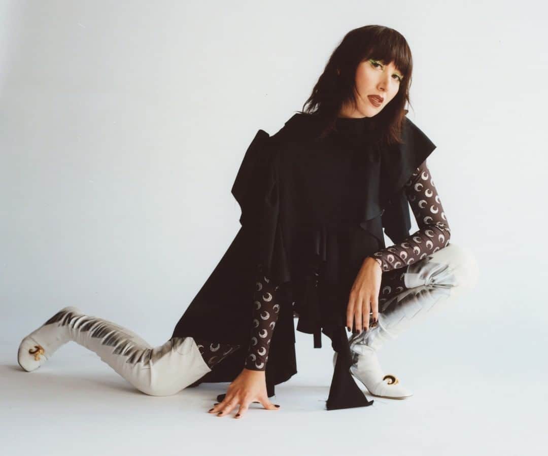 Dazed Magazineさんのインスタグラム写真 - (Dazed MagazineInstagram)「Moon woman: Karen O🌙⁣ ⁣ “It’s pretty dreamy and it takes you places,” says the @yeahyeahyeahs frontwoman about her new album Lux Prima in our spring 2019 issue, a collaboration with @dangermousejukebox. “I want the listener to have as much licence to have their own experience with it.” ⁣ ⁣ Tap the link in bio for more, on the site now 📲⁣ ⁣ Photography @clarazara⁣ Styling @emmawyman⁣ Hair @dylanchavles⁣ Make-up @yumilee_mua⁣ ⁣ Text @whereforeartemis ⁣ @ko wears wool bat top @vaquera.nyc, printed bodysuit @marineserre_official, knee high boots @gucci⁣ ⁣ Taken from the spring 2019 #InfiniteIdentities issue of #Dazed ⁣」3月15日 5時00分 - dazed