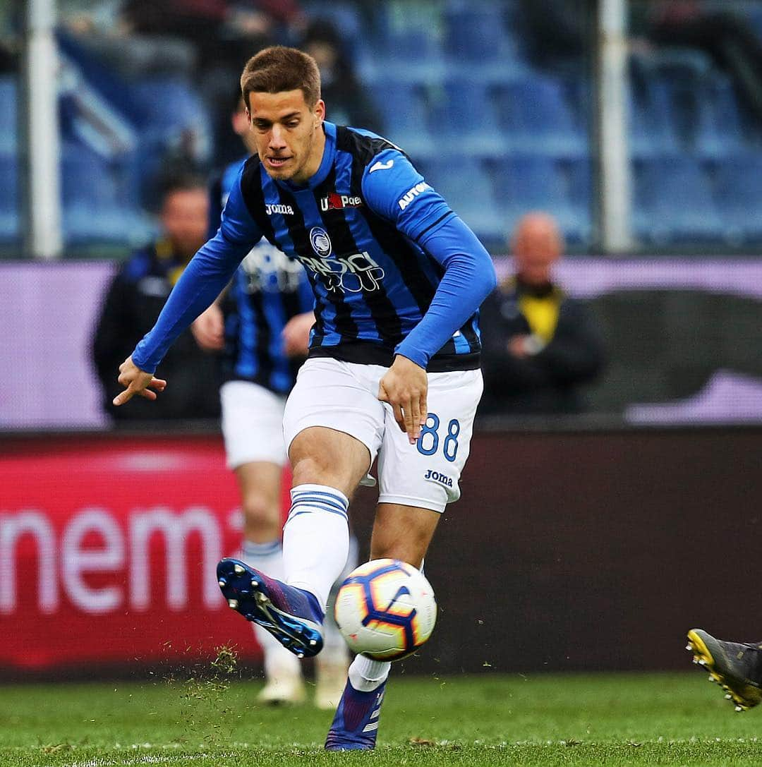 アタランタBCさんのインスタグラム写真 - (アタランタBCInstagram)「👟⚽️🔜 #AtalantaChievo #GoAtalantaGo ⚫️🔵 ~ #Atalanta #Bergamo #Pašalić #SerieATIM #football #🇭🇷」3月15日 5時05分 - atalantabc