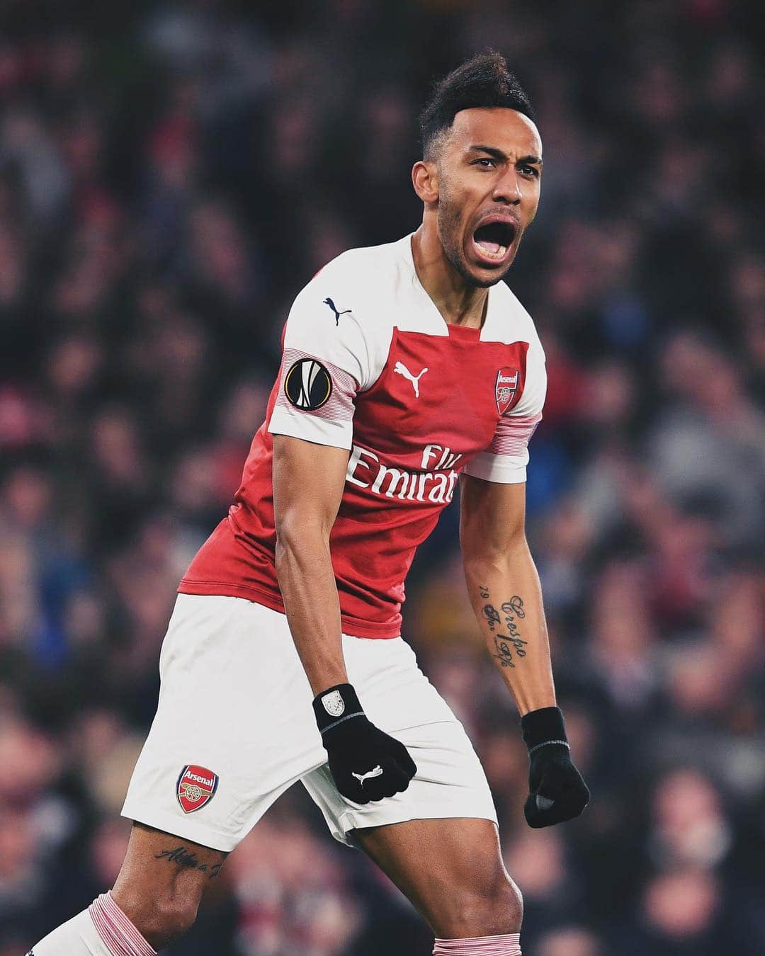 アーセナルFCさんのインスタグラム写真 - (アーセナルFCInstagram)「😍 Aubaaaaa! ⁣ ⁣⁣ 👏 Rambo passes to Aubameyang, who puts us ahead after 5 mins. ⁣ ⁣ 🔴 Arsenal 1 - 0 Rennes⁣ ⚫️ 2-3 on aggregate ⁣⁣ ⁣⁣ ⁣⁣⁣#Arsenal #AFC #WeAreTheArsenal」3月15日 5時17分 - arsenal