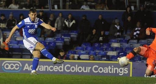 ゲイリー・ガードナーさんのインスタグラム写真 - (ゲイリー・ガードナーInstagram)「Disappointing result last night!! looking forward to putting things right on Saturday! 👊🏻@bcfc #KRO 🔵⚪️⚽️」3月15日 5時19分 - 22gards