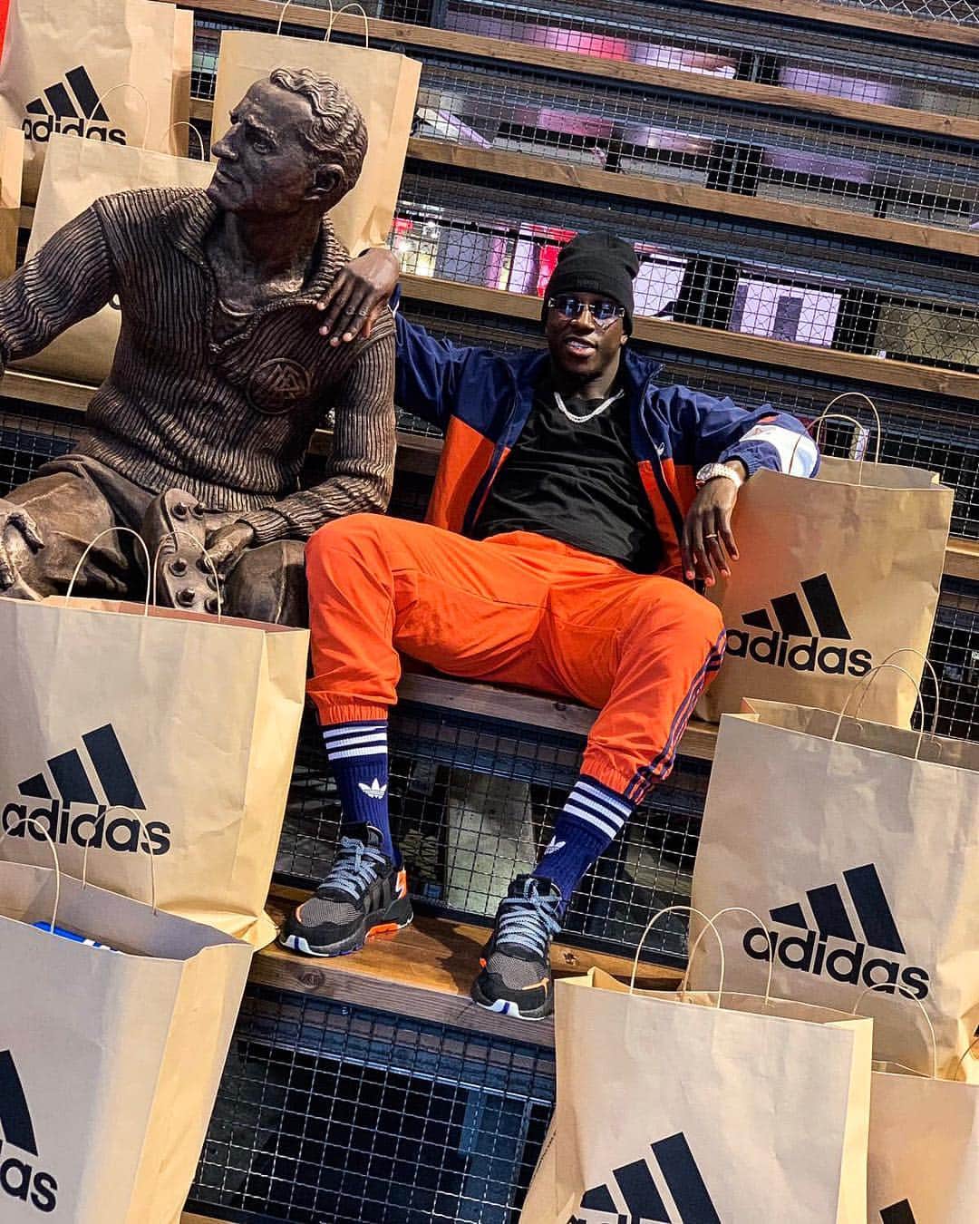 バンジャマン・メンディのインスタグラム：「"Y'a qu'avec @adidasparis que j'traîne en bande" 🦈」