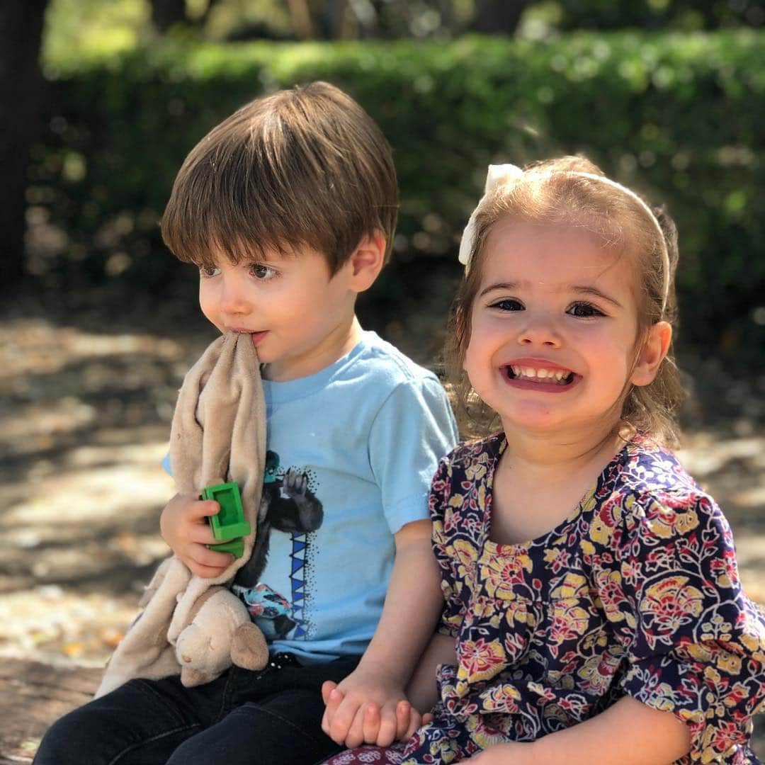 ダニール・ハリスさんのインスタグラム写真 - (ダニール・ハリスInstagram)「Enjoying a magical sunny day in Austin with my babes! Thanks @littlelimboatx for letting us stop by and play in your tent! ☀️ 🌈 👶🏻 #littlelimbo #sxswbaby」3月15日 5時37分 - danneelackles512