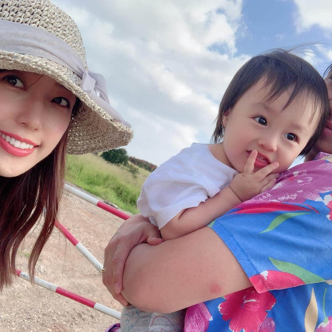 アレクサンダーさんのインスタグラム写真 - (アレクサンダーInstagram)「またHawaii来ようね❤️ 砂浜あそび楽しかった❤️ #niño  #ハワイ ＃旅行」3月15日 5時37分 - alexanderfriends