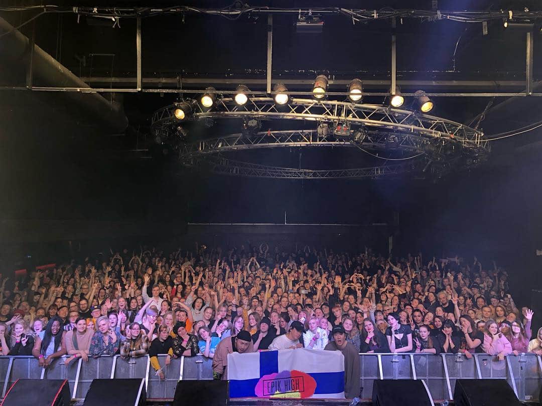 TABLO さんのインスタグラム写真 - (TABLO Instagram)「sleepless in #HELSINKI you were UNBELIEVABLE tonight!!! That surprise you prepared for us at the end was soooo 🖤🖤🖤 #epikhigh2019tour」3月15日 5時41分 - blobyblo